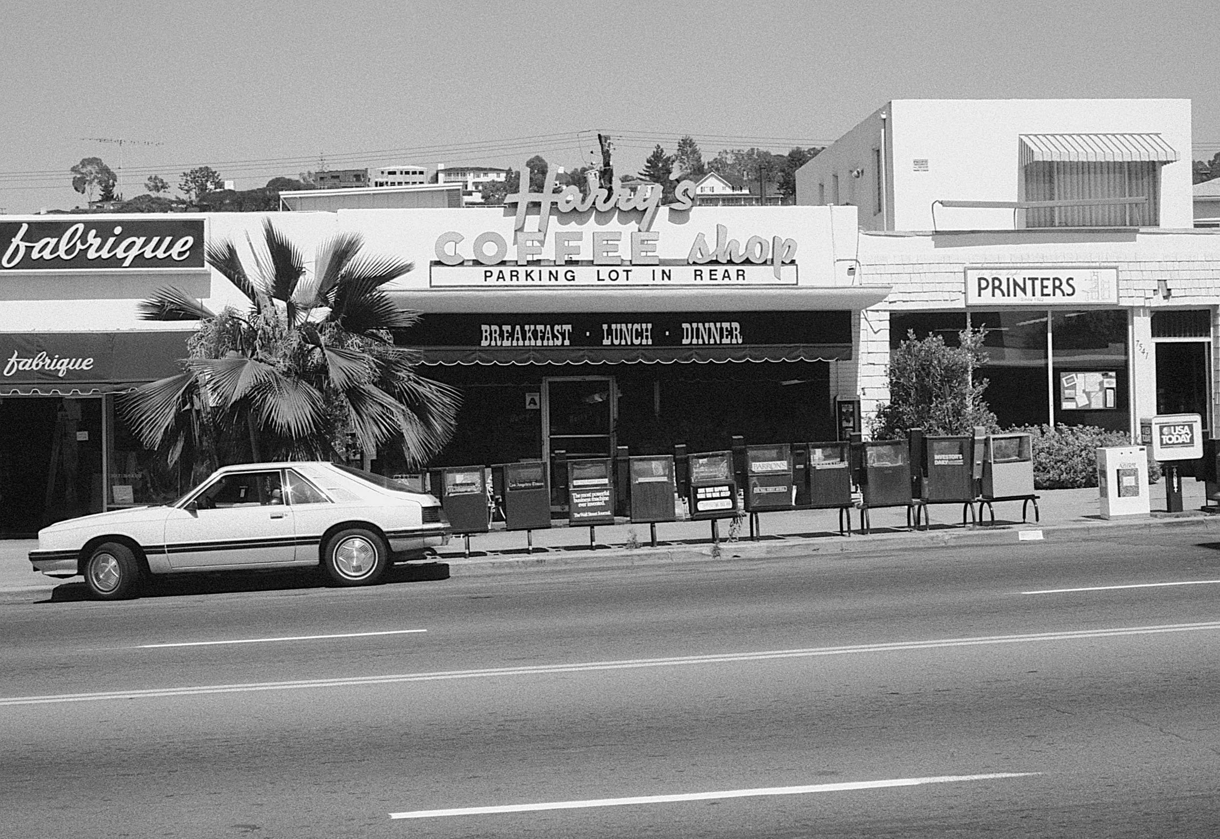 Stephen Clarke Harry's coffee shop San Diego 1987.jpg