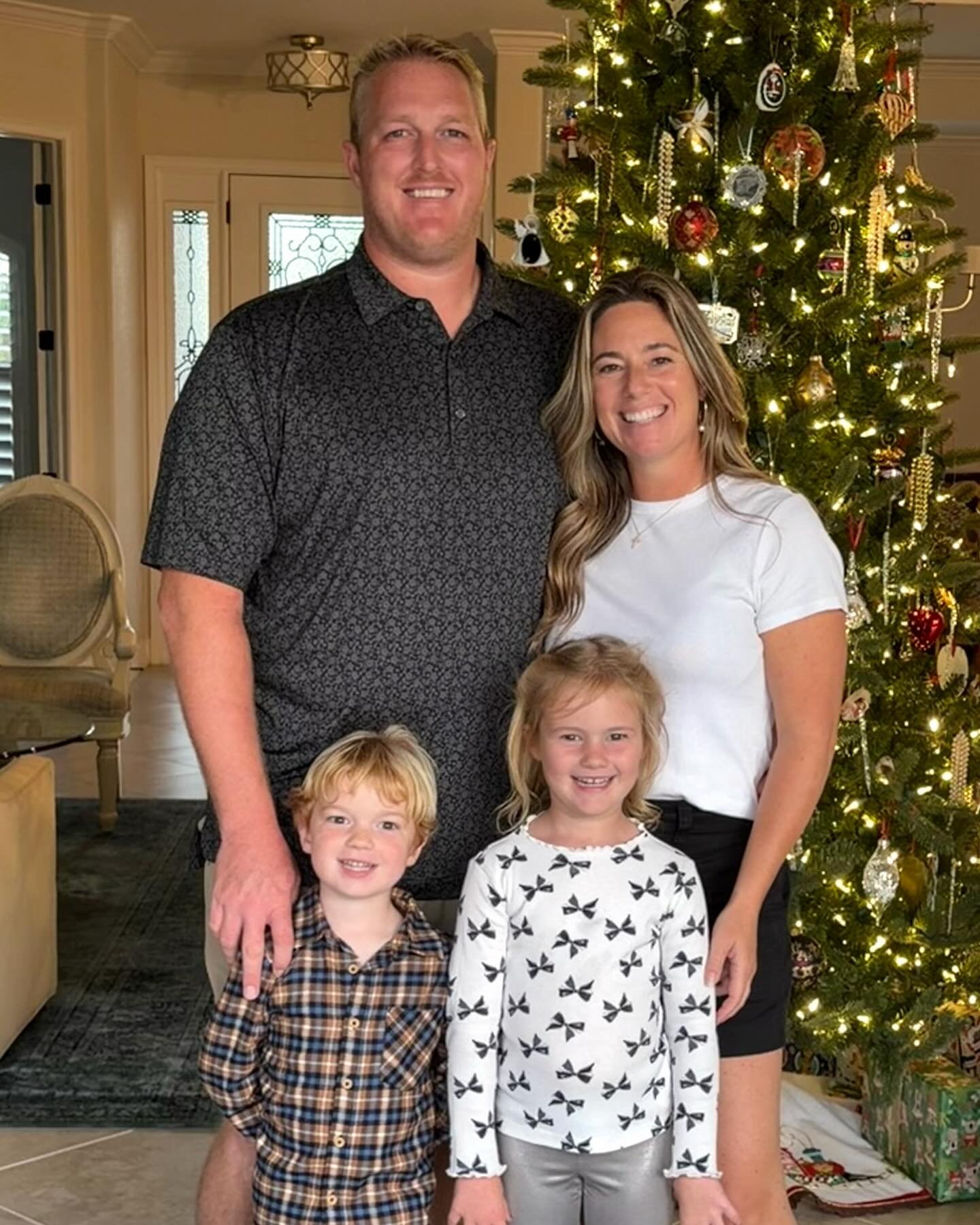 Life the last two weeks! Feels like it&rsquo;s been 60 days! I haven&rsquo;t scrolled on Instagram much lately. My algorithm got weird so here&rsquo;s so random photos to keep it weird. As I&rsquo;m still on the tarmac in Austin, TX.