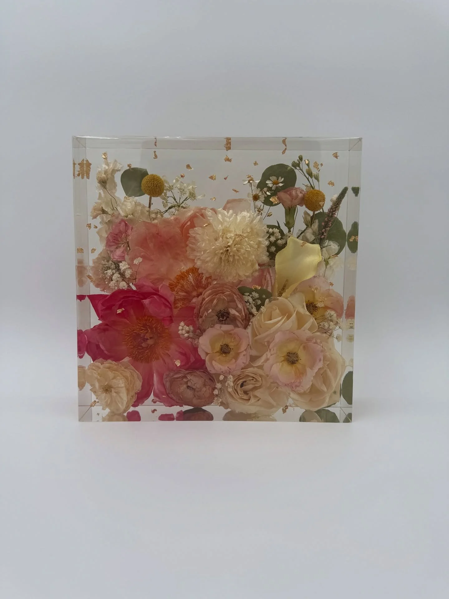 Obsessed! Gold leaf adds so much😍
Mold: @moldi.resinmolds