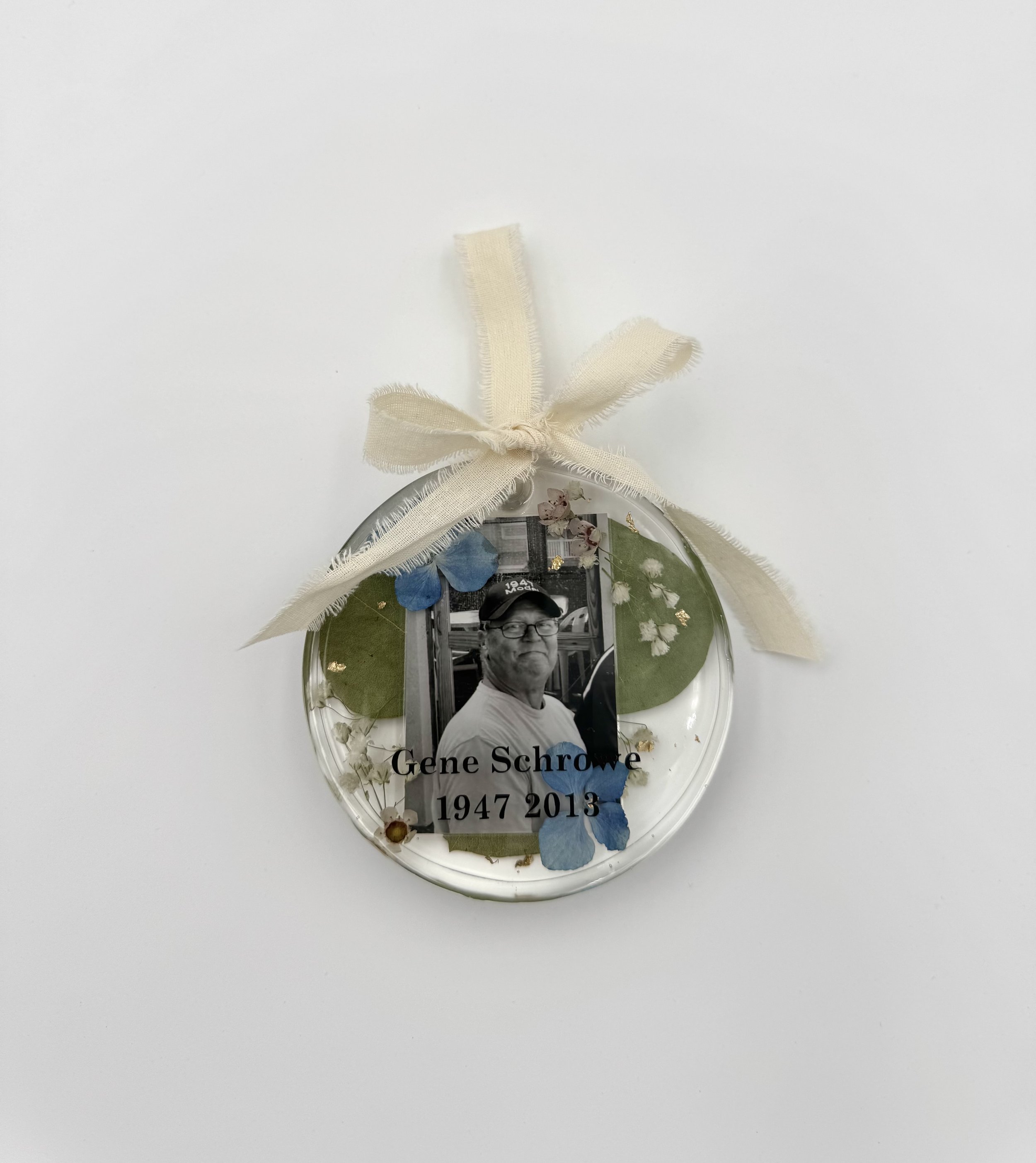 Custom floral resin ornaments, Flower preservation- preserving your wedding flowers or memorial flowers into custom resin art