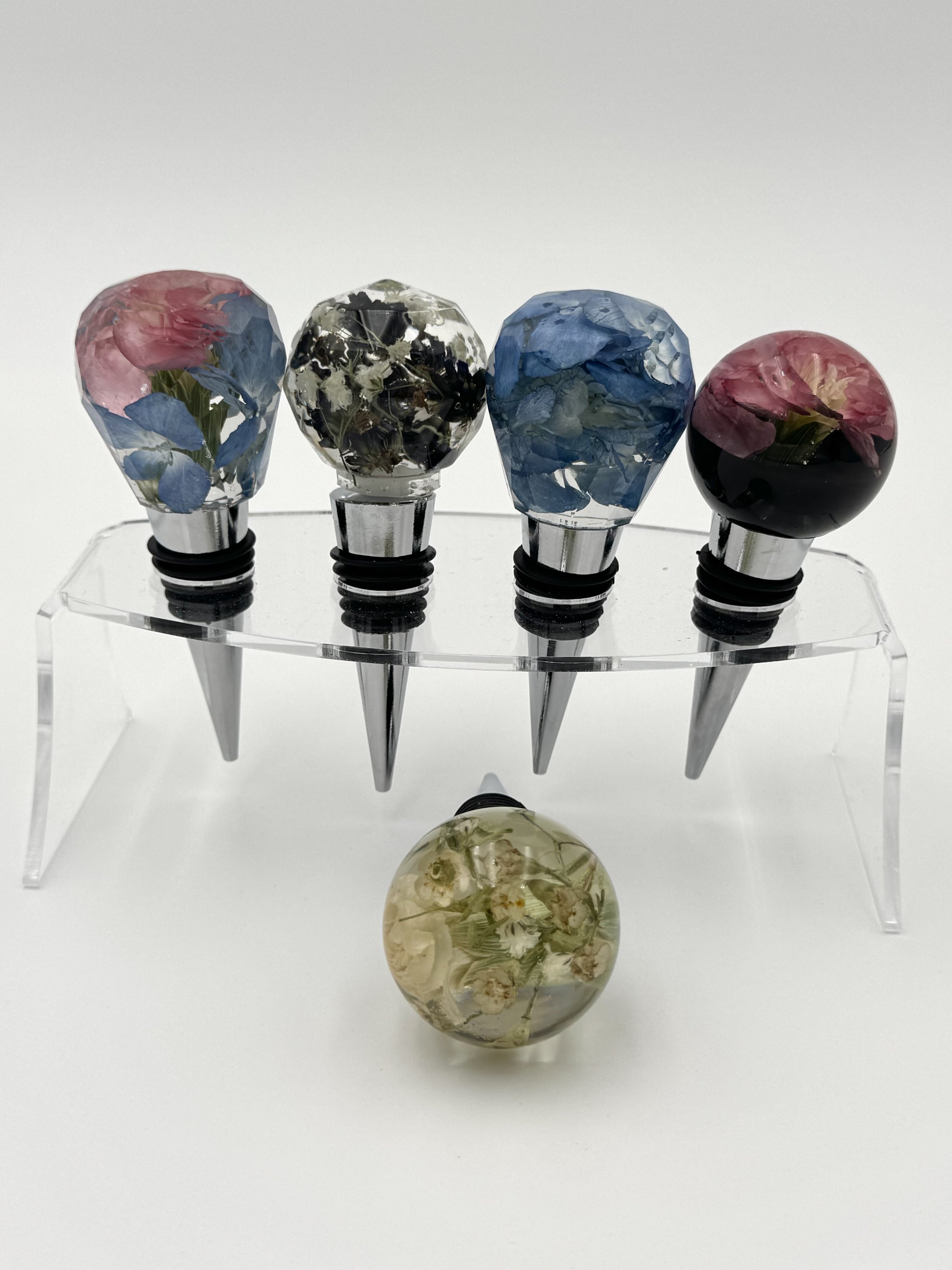 Custom wine stoppers, Flower preservation- preserving your wedding flowers or memorial flowers into custom resin art