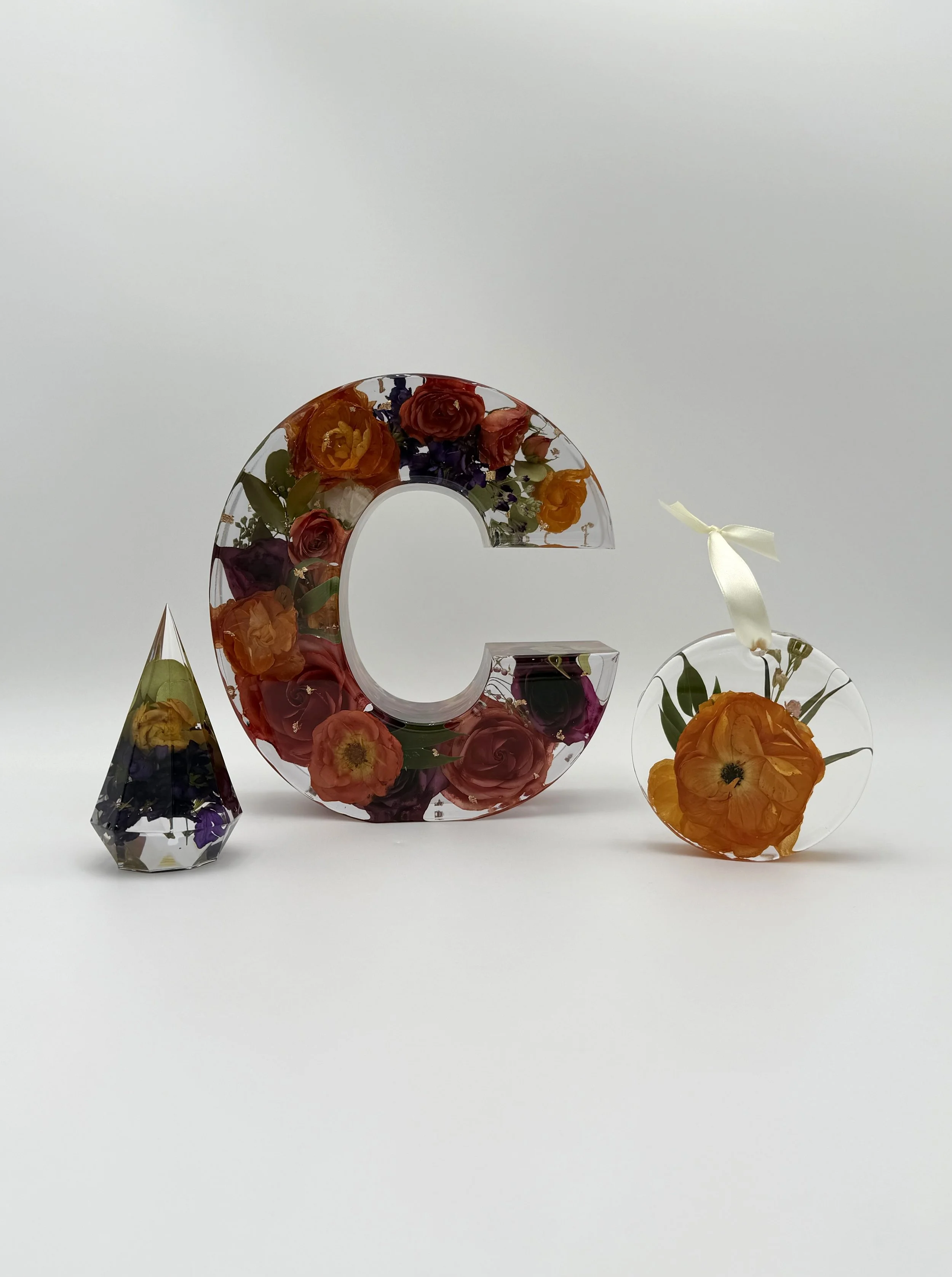 The Keepsake package-wedding or memorial flower preservation in 9" Monogram