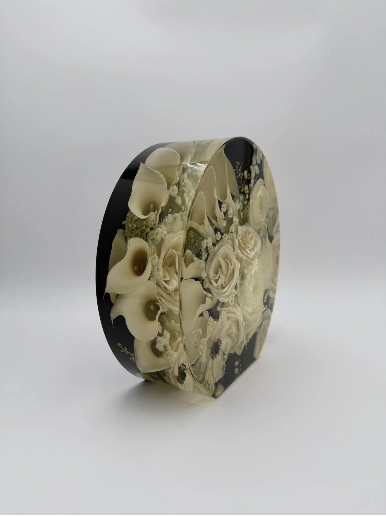 standing circle custom resin with wedding or memorial flowers