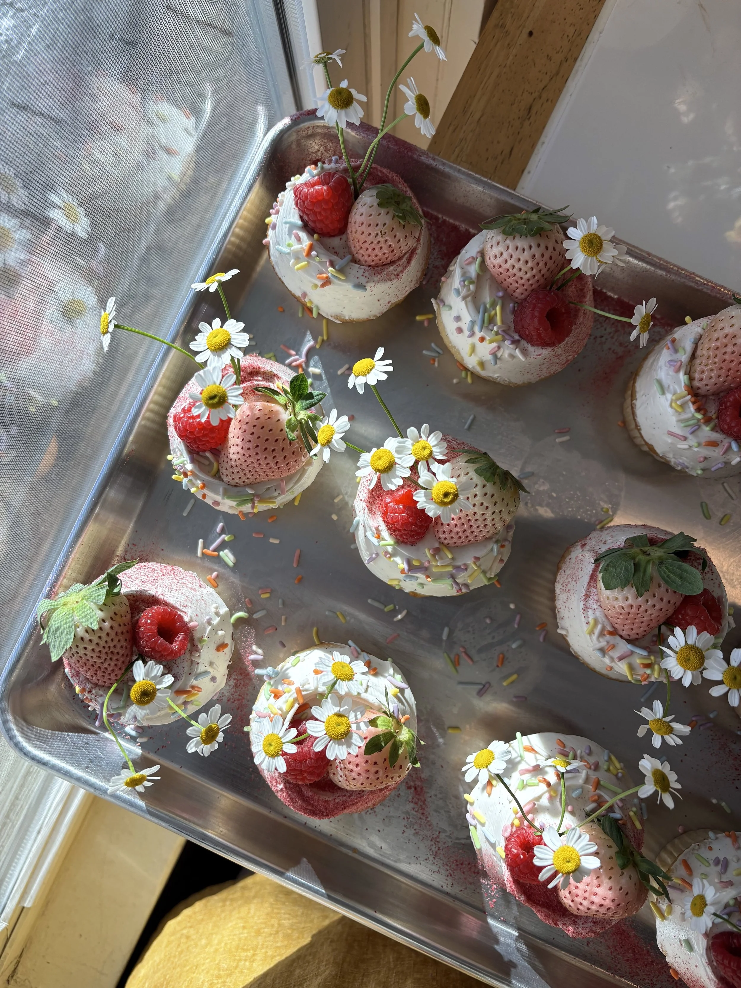 strawberry & vanilla fairy cakes