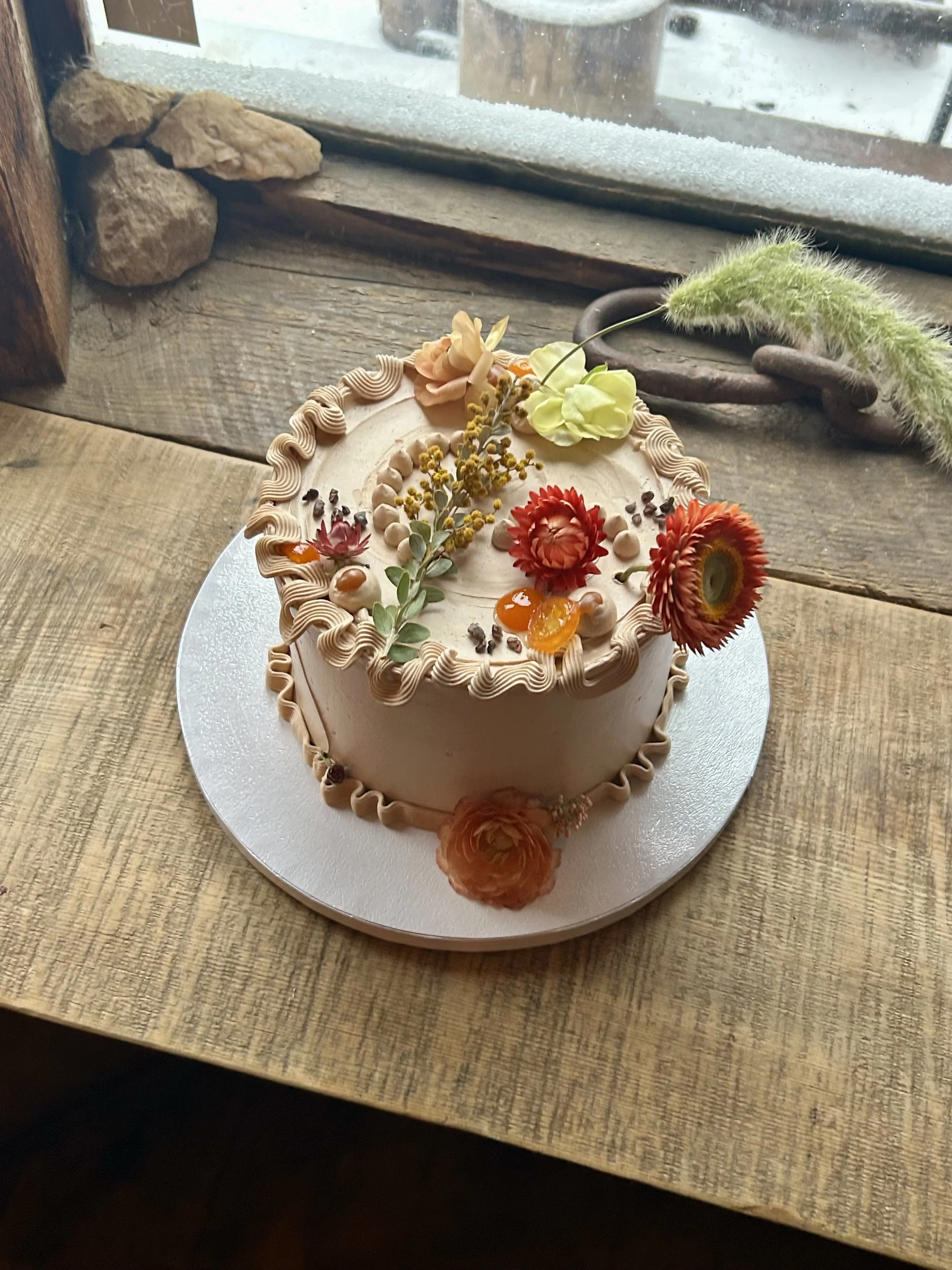 rye cocoa chiffon / blueberry jam / bay laurel caramel / coffee custard buttercream