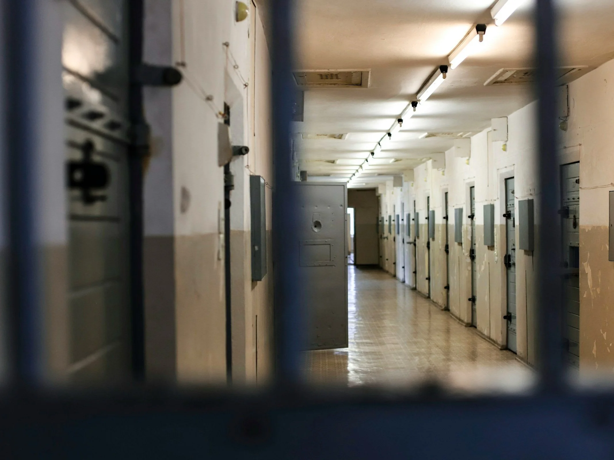  Over 2,000 New York Prison Guards Fired After Illegal Strike