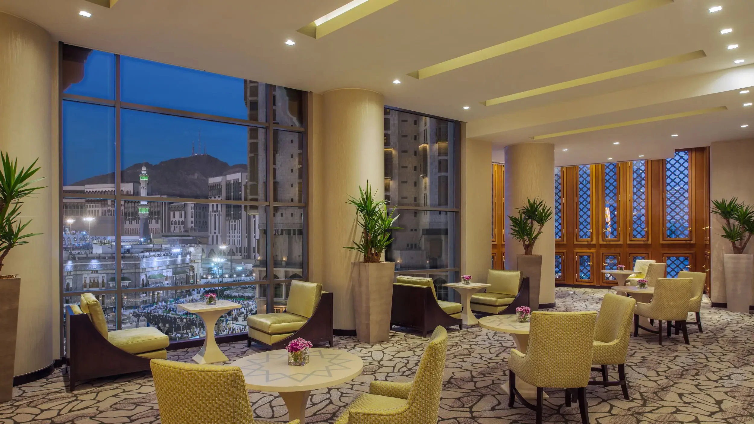 Hyatt-Regency-Makkah-P007-Tea-Lounge-Sitting-Area.16x9.webp