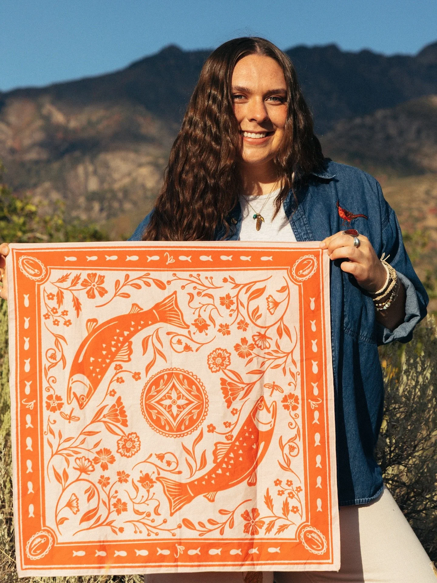 the fly out of the pocket is such a fall vibe, so here&rsquo;s some more photos I&rsquo;m obsessed with from our fishy bandana shoot
#bandanadesign