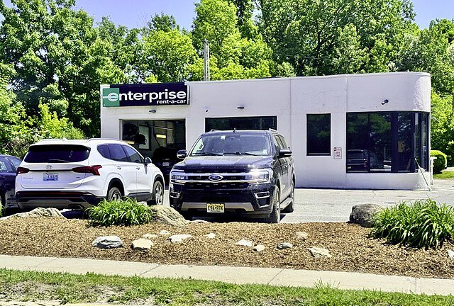 Enterprise_Rent-A-Car_in_South_Burlington,_Vermont.jpg