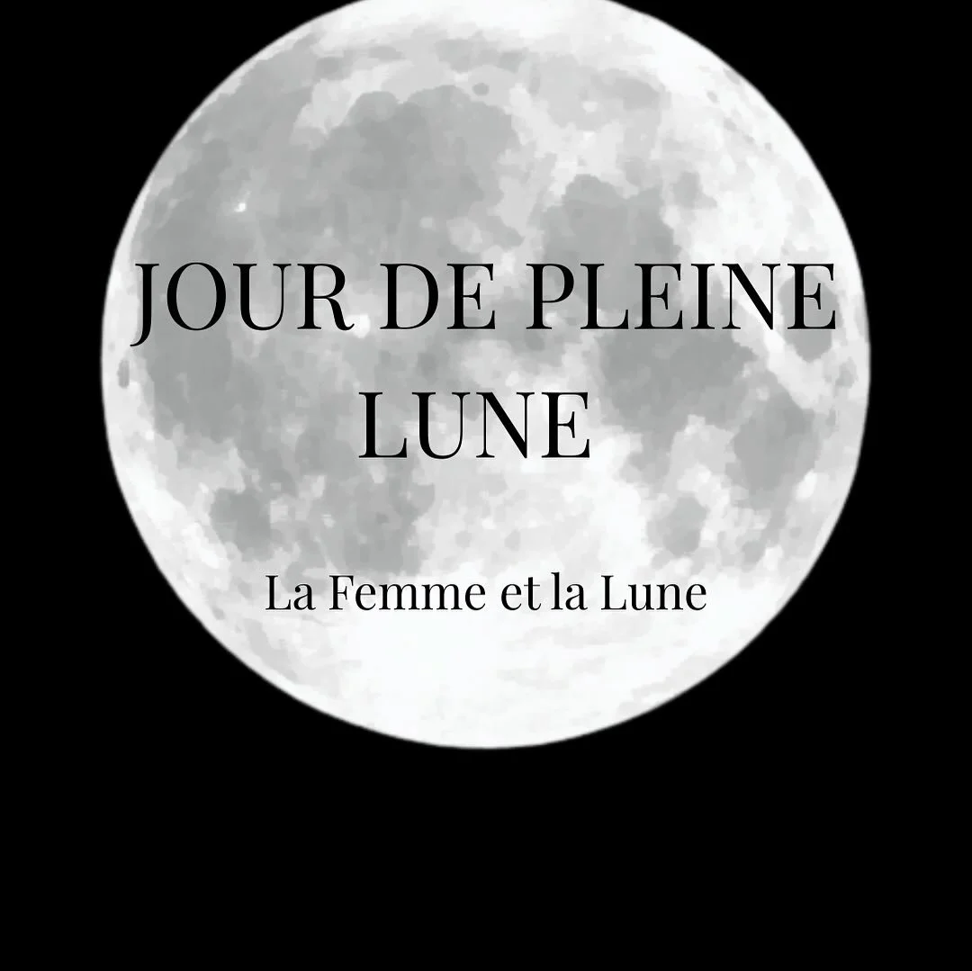 La Pleine Lune &eacute;claire nos ombres et r&eacute;v&egrave;le notre lumi&egrave;re.
C&rsquo;est un moment pour lib&eacute;rer, purifier et se recentrer.

Nos cycles, comme ceux de la Lune, nous guident vers l&rsquo;&eacute;quilibre, la sagesse et 