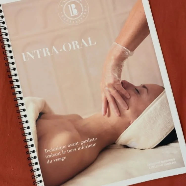 Je propose d&eacute;sormais dans mon protocole Kobido Sur Mesure une technique novatrice : le massage intra-oral, issu de la m&eacute;thode d&eacute;velopp&eacute;e par LB Facialistes.

Cette technique consiste &agrave; travailler les muscles du visa