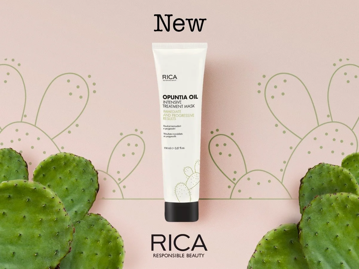 Tube de crème RICA OPUNTIA OIL sur fond rose avec des dessins de cactus et des pricks hors champ en bas à gauche et à droite.