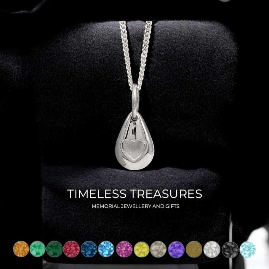 tear+drop+with+heart+pendant-Photoroom.jpg