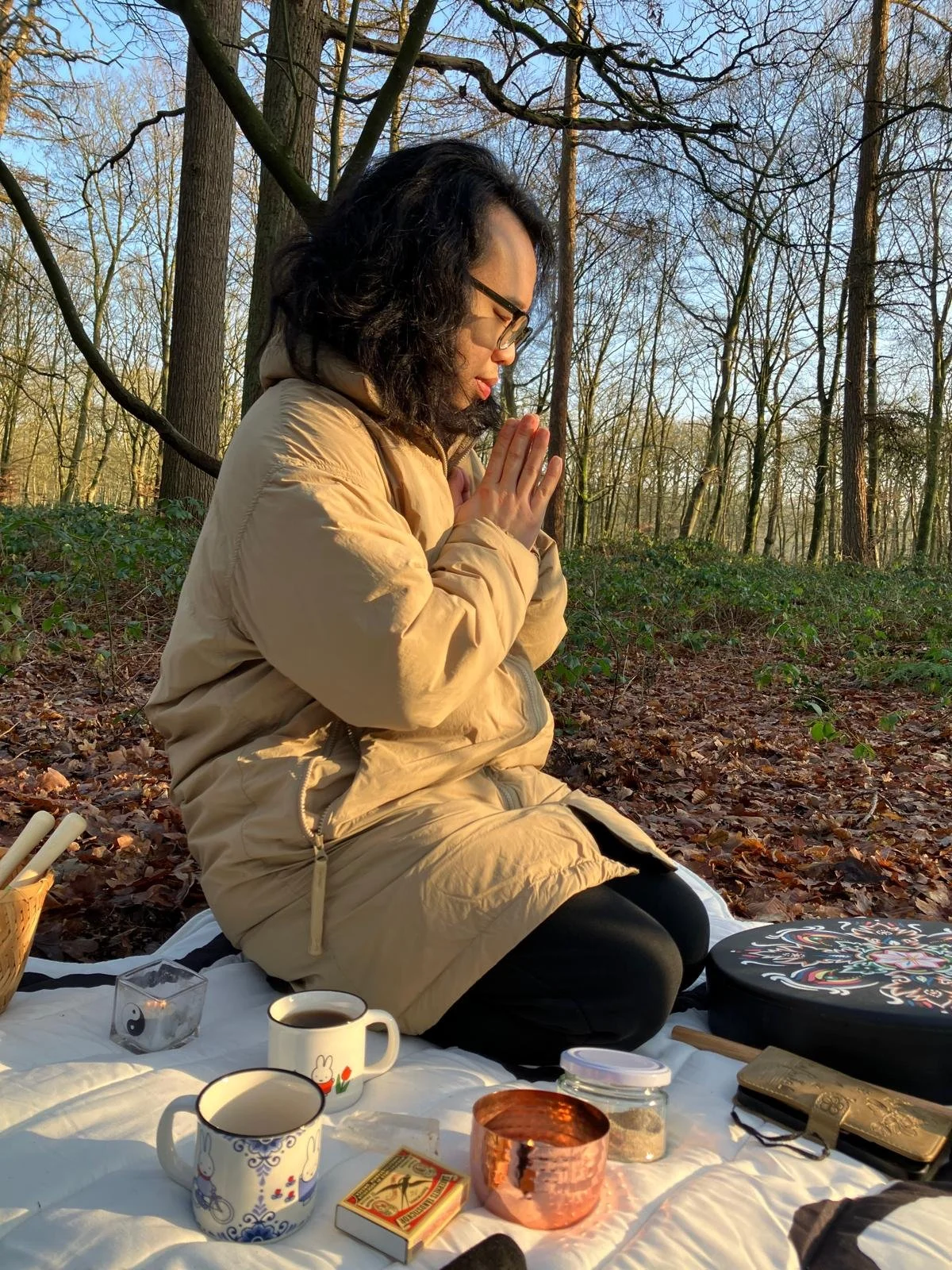 kirien praying outside