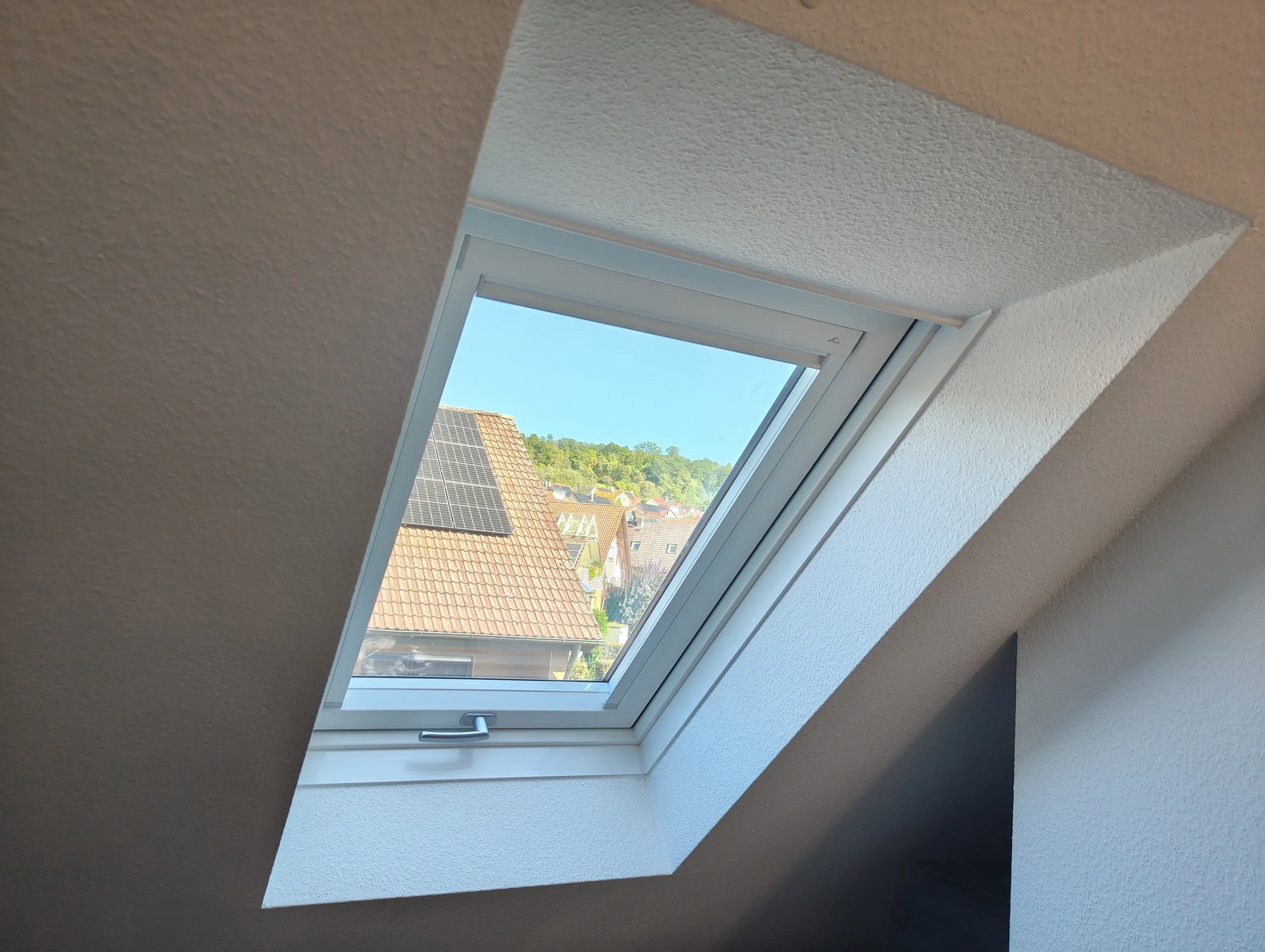 Roto Dachfensteraustausch mit erhalt der alten Innenverkleidung.jpg