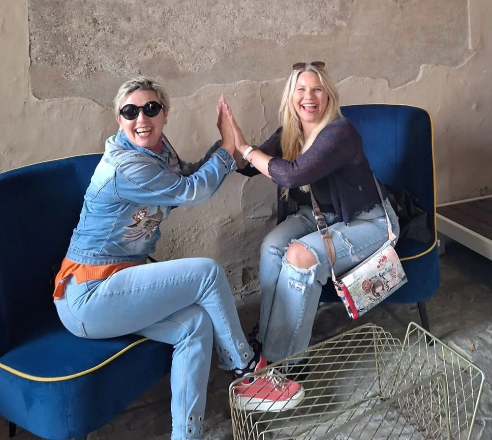 Juli and Me_high five 2.jpg