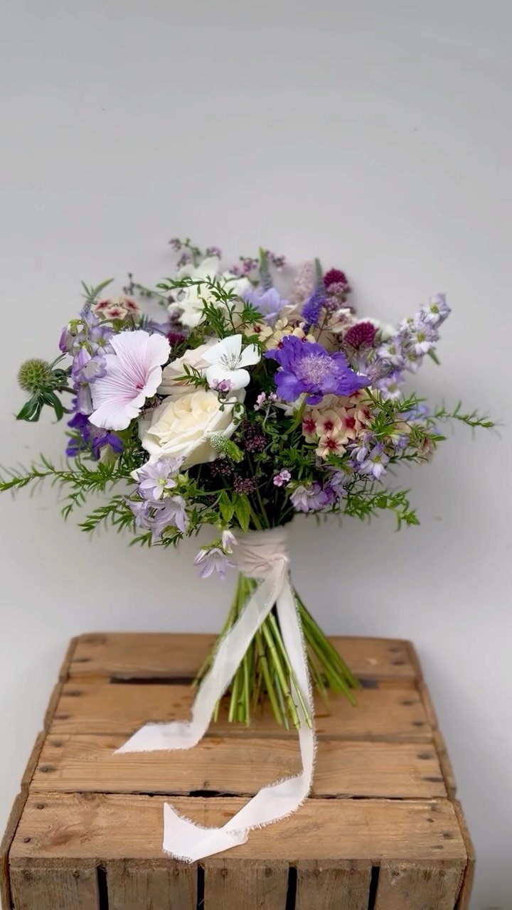 Huge congratulations to the lovliest couple Frankie & David π€ 5/07/25. Crates full of colourful Yorkshire grown flowers and gorgeous scents filled @burtonfields_hall this weekend. Thanks to @pickersflowers & @field216flowers for supplying th