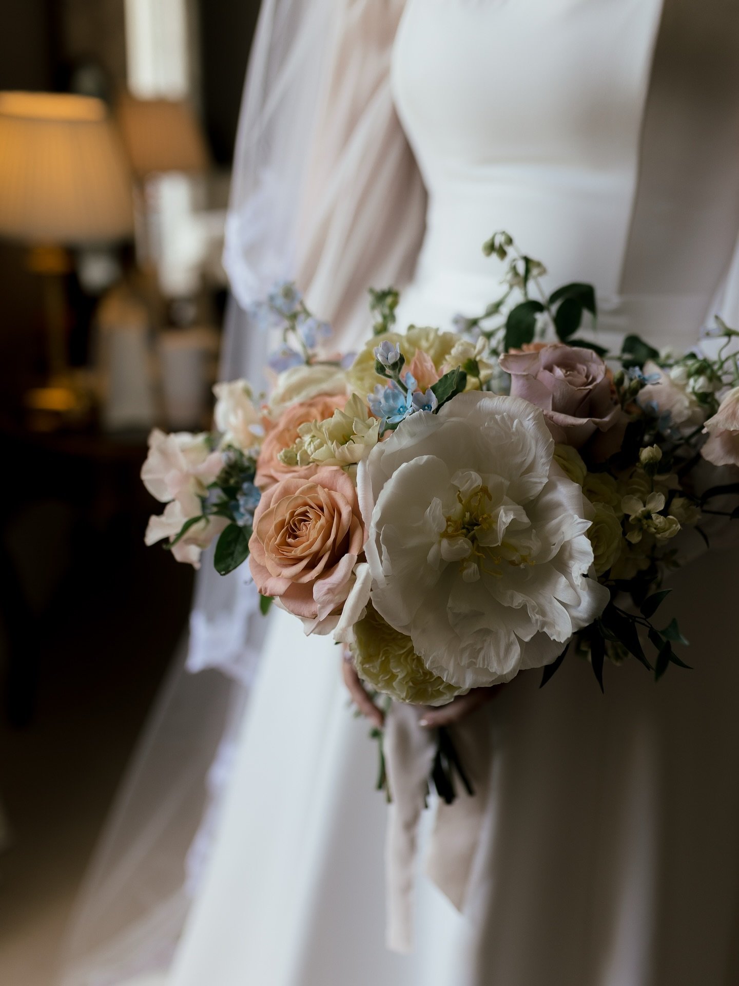 April dreams came to life at the stunning Birdsall House! β¨ So privileged to have created floral magic for the dreamiest weddings, perfectly captured by @balugaweddings. It’s always an honour to work alongside such superstar suppliers, and a sp