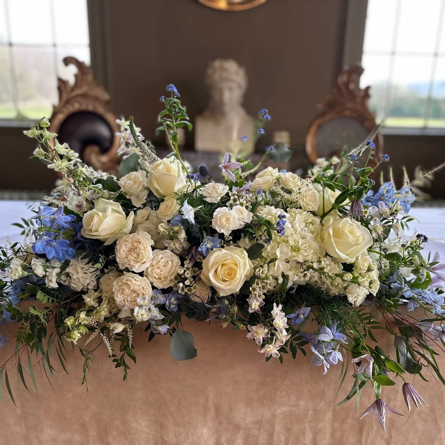 2026 Couples......It's finally your year!! I'm sooooooo excited!! Please get in touch, I still have some dates available for 2026.............................................................#2026WeddingTrends
#SculpturalFlorals2026
#MeadowAisles
#202