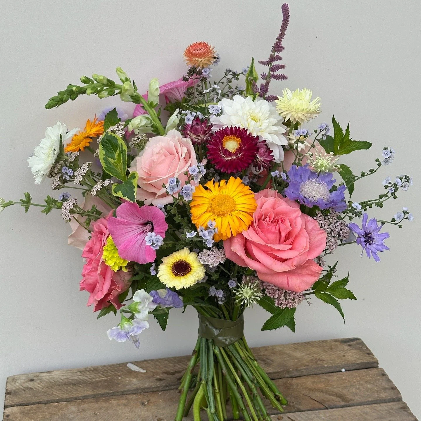 The "walk away and breathe" moments. 😮&zwj;💨💐

I wanted to share some of my favourite bridal bouquets from the 2025 season! I can&rsquo;t even begin to tell you the amount of heart (and stress!) that goes into these. Sometimes, I have to