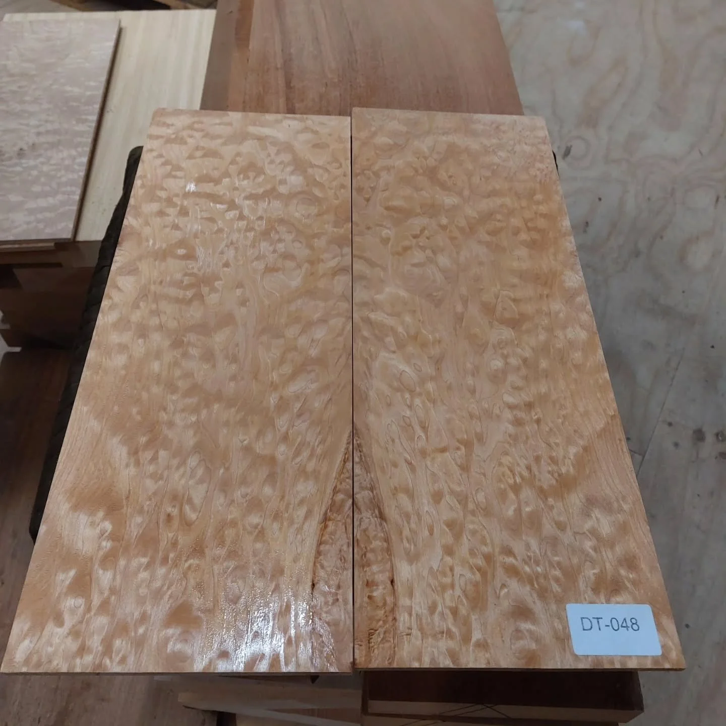 Hier word je toch blij van ?

Iemand nog een mooie #droptop nodig?

#luthier #tonewood #gitaarbouw