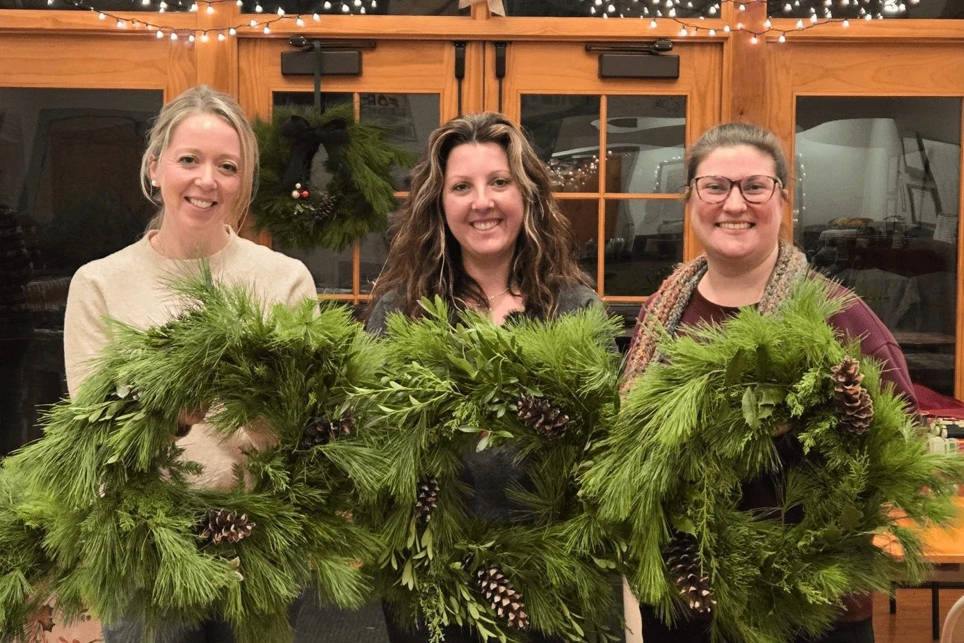 Happy holidays from Wildlands Trust! 🌲

Two winter craft workshops this month kept our community warm and merry: wreath making with Alicia MacGregor and stamp making with Rebecca Cushing! Thanks to all who shared their joy and creativity with us. 💚