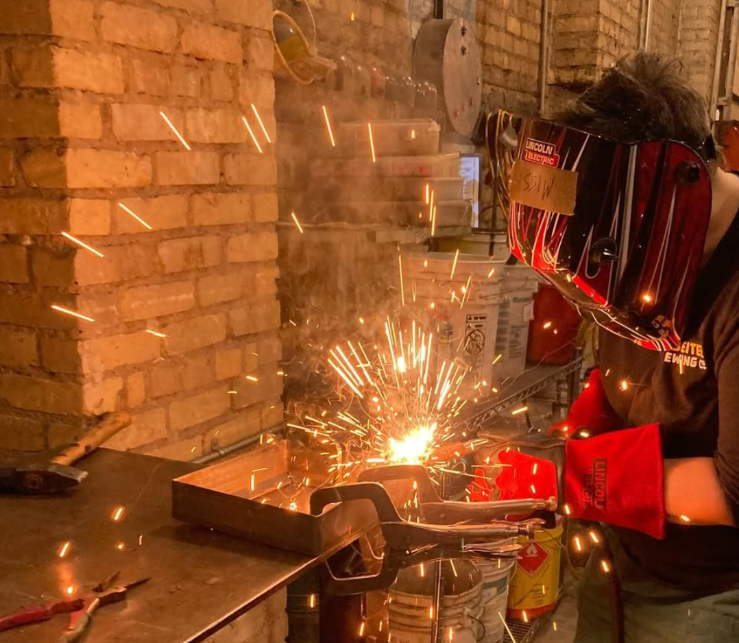 I built two of my own forges at classes offered at the Chicago Avenue Fire Arts Center.