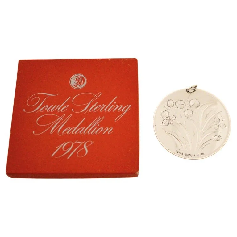 Towle Silversmiths Sterling Silver Christmas Ornament – 1978