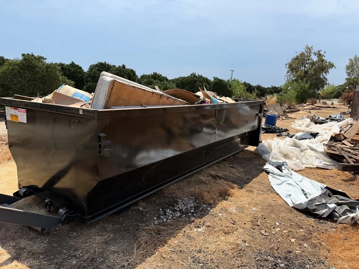 Swapping bins out on this beautiful Saturday. Don’t forget to message or call us for a roll-off!