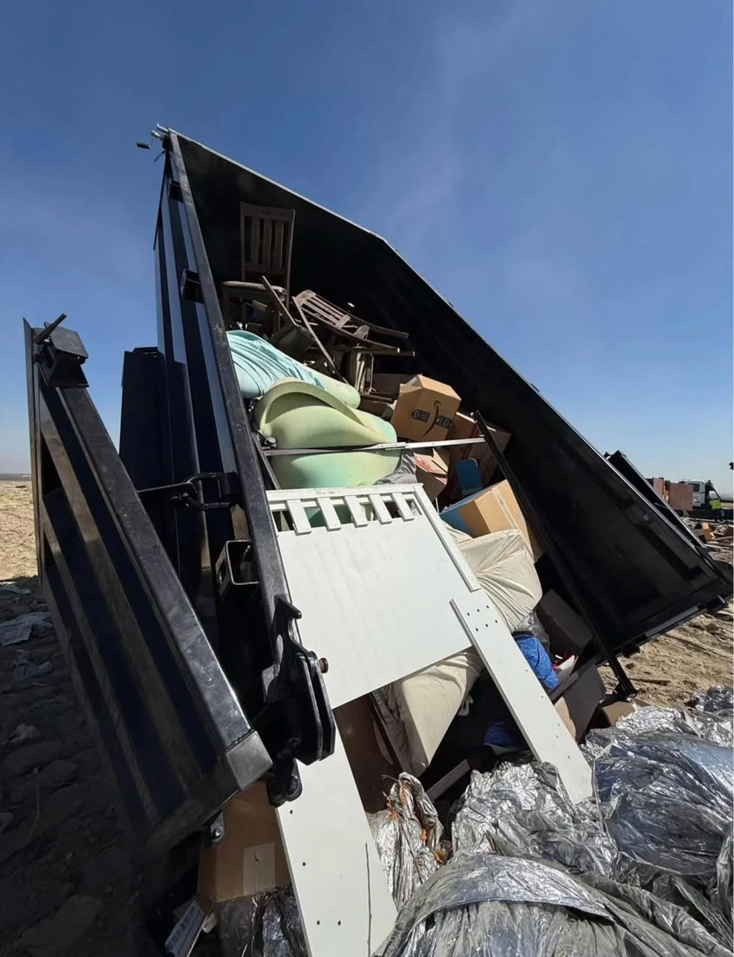 Hey Central Valley! Junk removal available this week! 🚛 DM for a free quote!