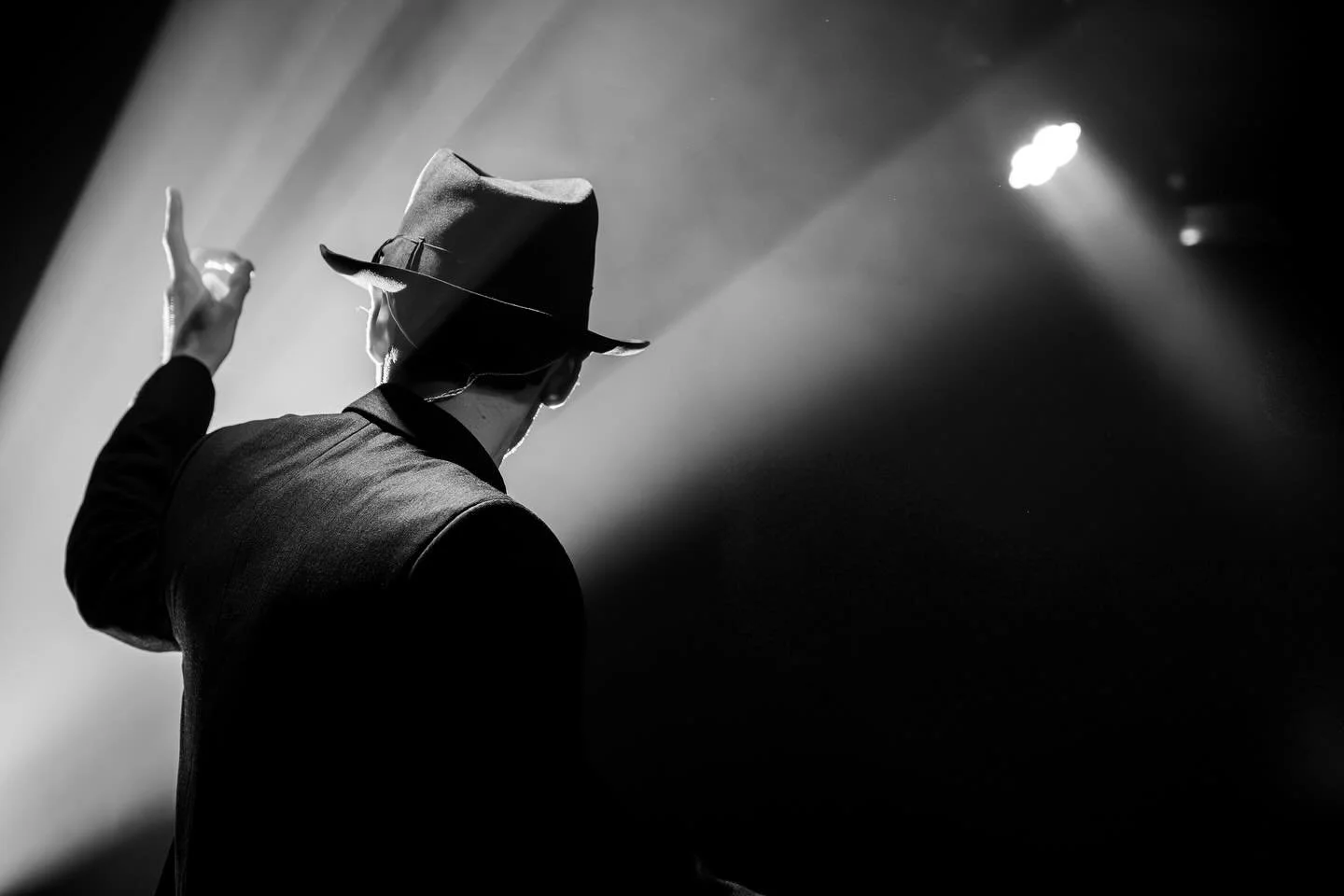 Intensa performance di @thesenewpuritans 🔥al @monkroma 

I miei 📸 in anteprima su @ondalternativa_webzine dove troverete disponibile l&rsquo;intera gallery 🔥🔥🔥

#livemusic #concertphotography #musicphotography #onstage #liveperformance #stagepho