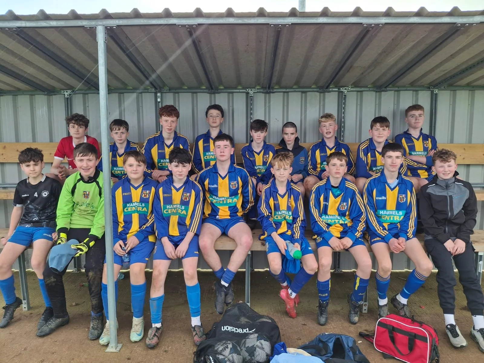 🔵🟡 U15 Match Results

U15 lost at home 2-3 to @rosslarerangersafc. 

The lads found it difficult today but will learn a lot from it. 

Goals from Alex Mitten and Daire Redmond. Good performances from Max Martin and Ronin Lavin.

Kit Sponsor: @hamme