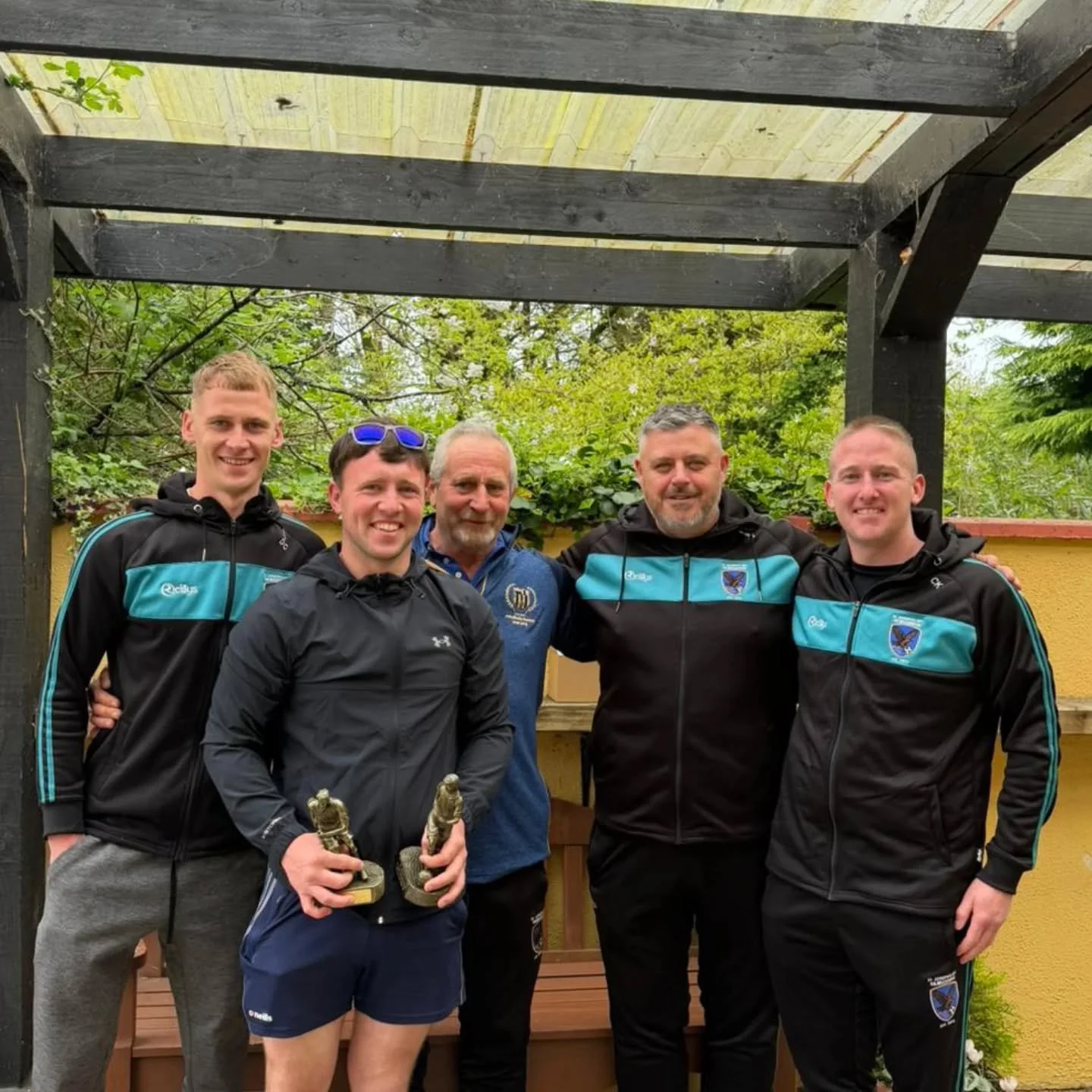 🔵🟡 Men's C Team End of Season Awards

The men's C team had a quick presentation pint after their match on Sunday to wrap up their season. Niall Kinsella had a clean sweep picking up managers player and a unanimous players player awards 👏