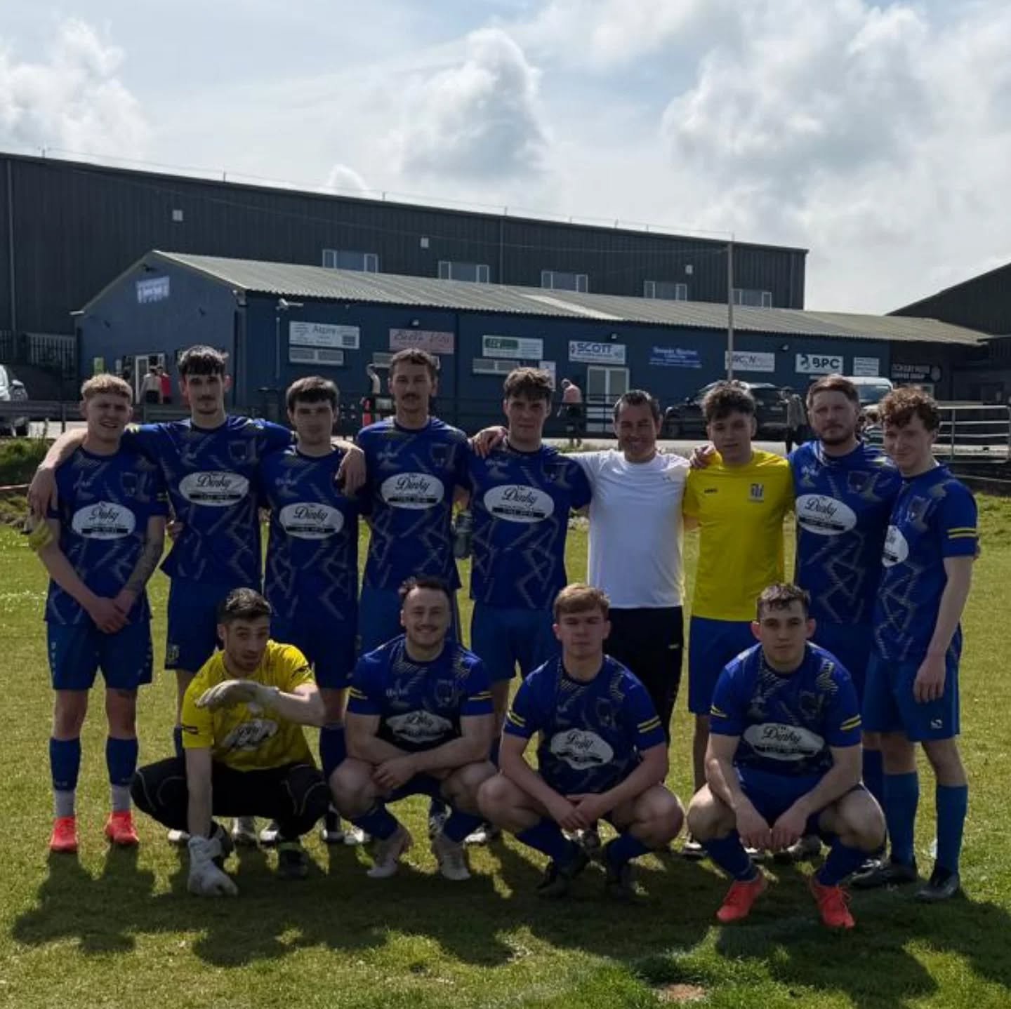 🔵🟡 Men's B Team Match Result

The B Team finished off the season with a 6-0 win on Sunday thanks to goals from:
Jamie Warren ⚽️⚽️
Adam Mac ⚽️⚽️
MJ Fox ⚽️
Darragh Doran ⚽️

We finished the season in 3rd place and gained promotion.
A very good season