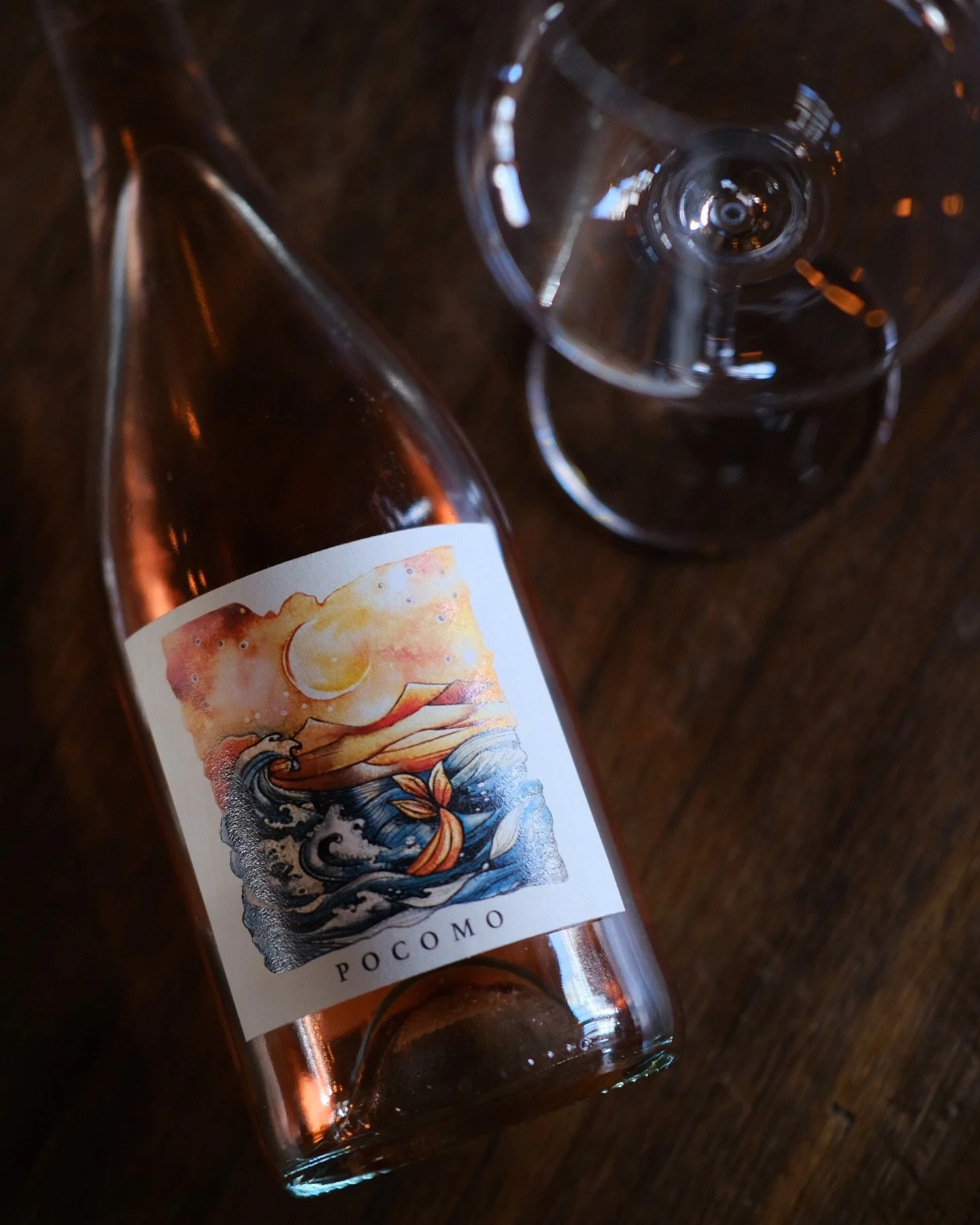 🍷✨ New season, new sips! Find us this weekend @ethosnantucket! 
.
Join us as we kick off the season and be the first to taste what we&rsquo;ve been working on! 
.
#nantucket #ethosnantucket #pocomoros&eacute; #greatpointvineyards #spring #ros&eacute