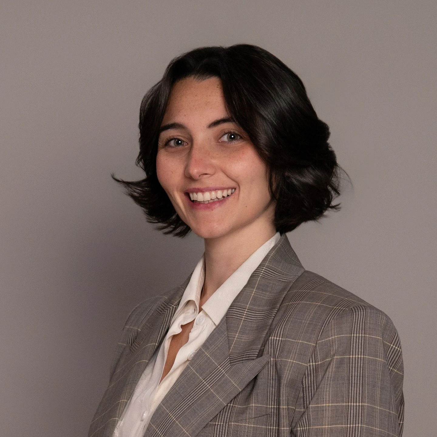 Not everyone feels comfortable in front of the camera, and that&rsquo;s more common than you think.

When M. came in for her headshot session, she told me she usually feels nervous during photos and struggles to like her headshots. So we slowed thing