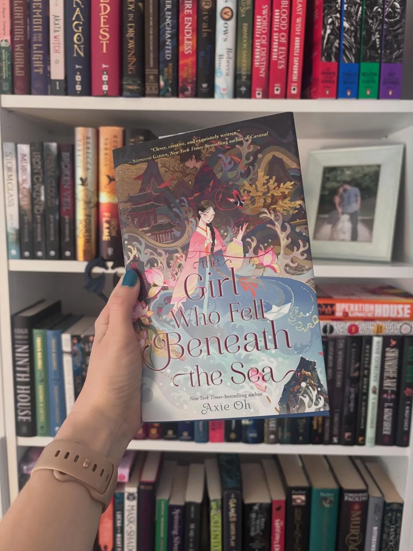 @axieoh is quickly becoming one of my auto-buy authors. All three of the books I&rsquo;ve read by her are excellent, but I think this one might be my favorite (I mean, the cover alone is STUNNING!). This Korean folktale retelling was beautiful and im
