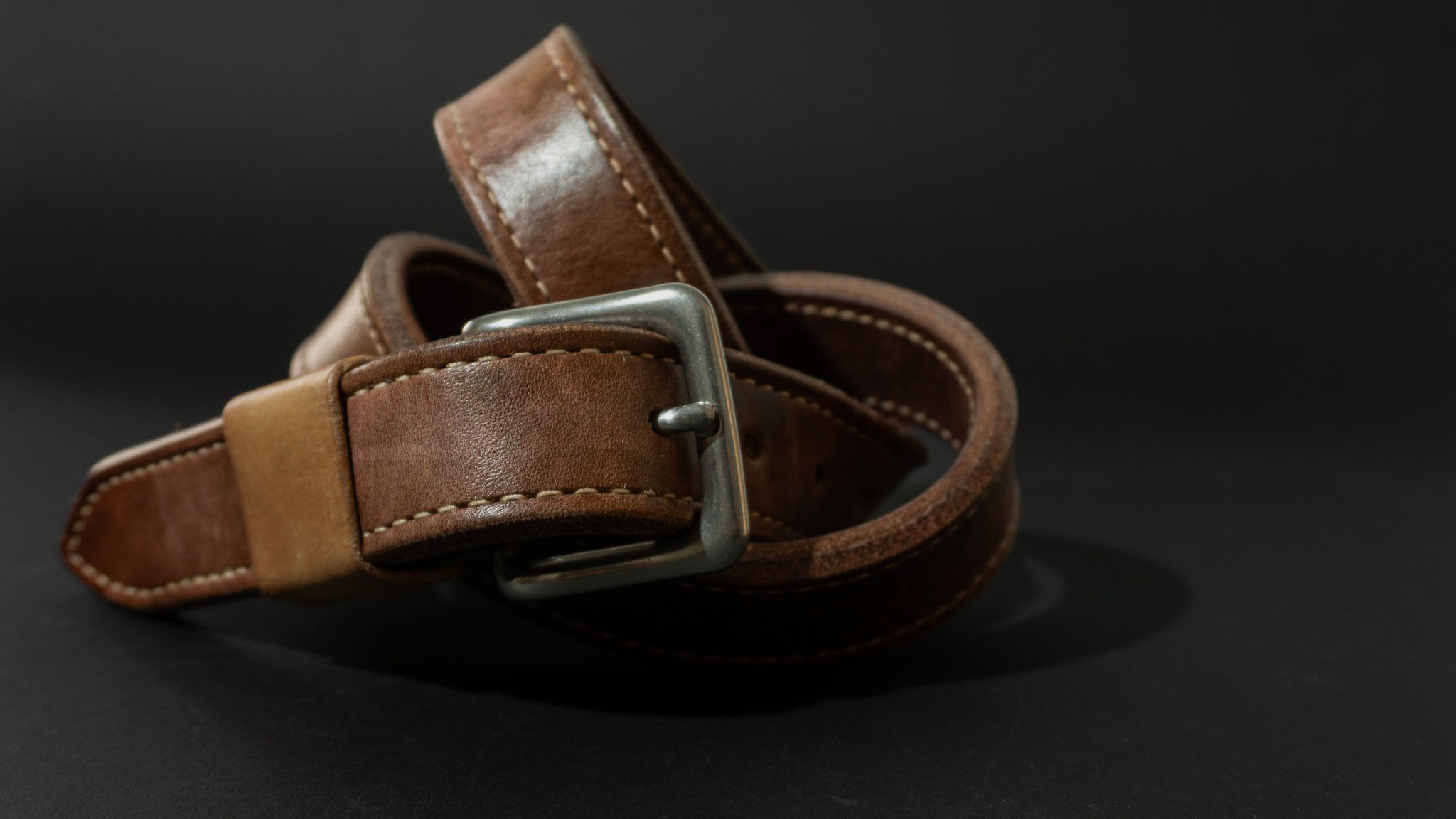 Palermo.
A piece that blends elegance with the traditional ruggedness of the countryside. The Palermo belt gives a sophisticated look while maintaining the raw, grounded feel of the countryside. It’s the perfect way to express your connection t