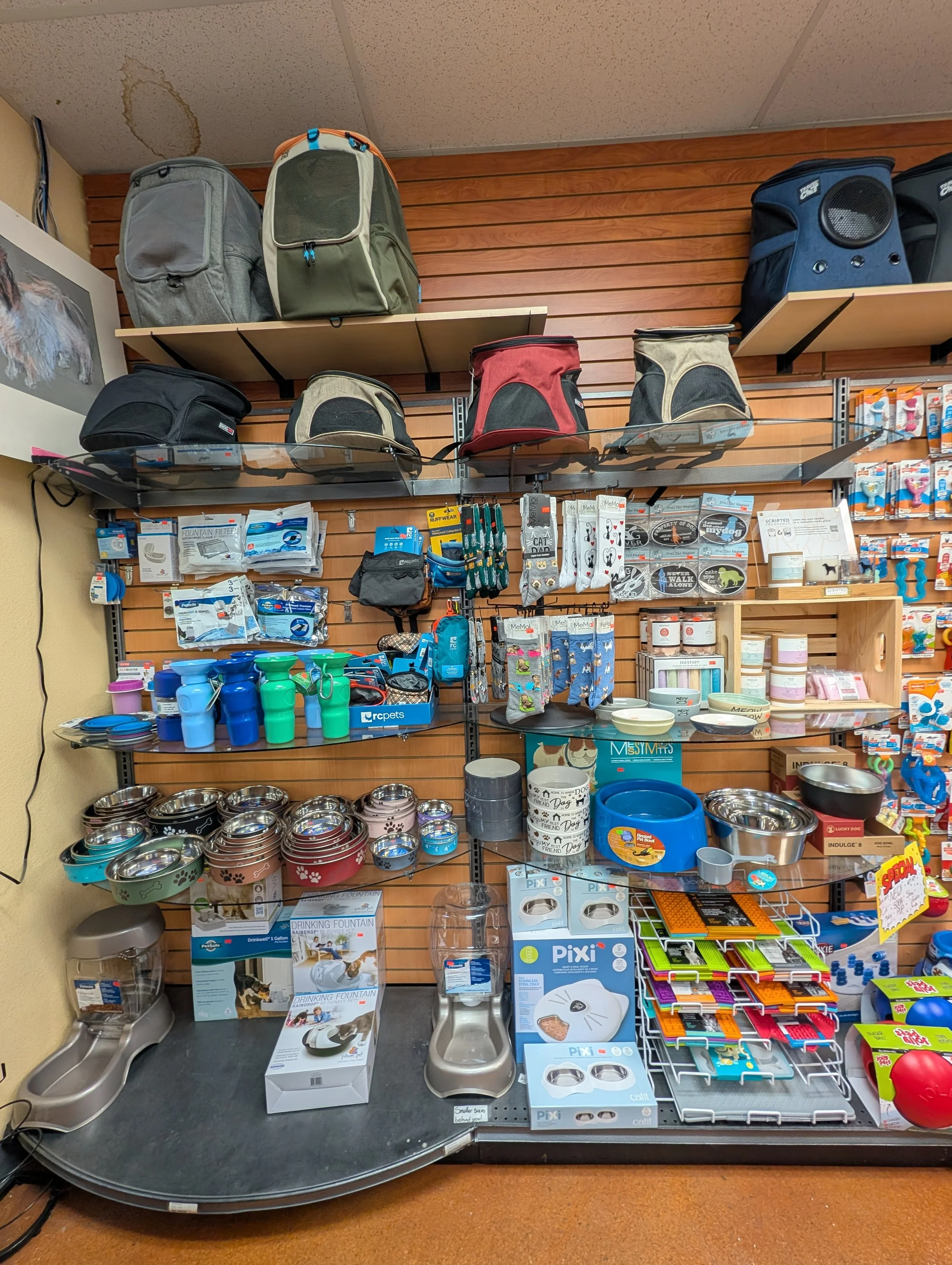 Portland Pet Supply pet bowls, cat carrier backpacks and water bottles