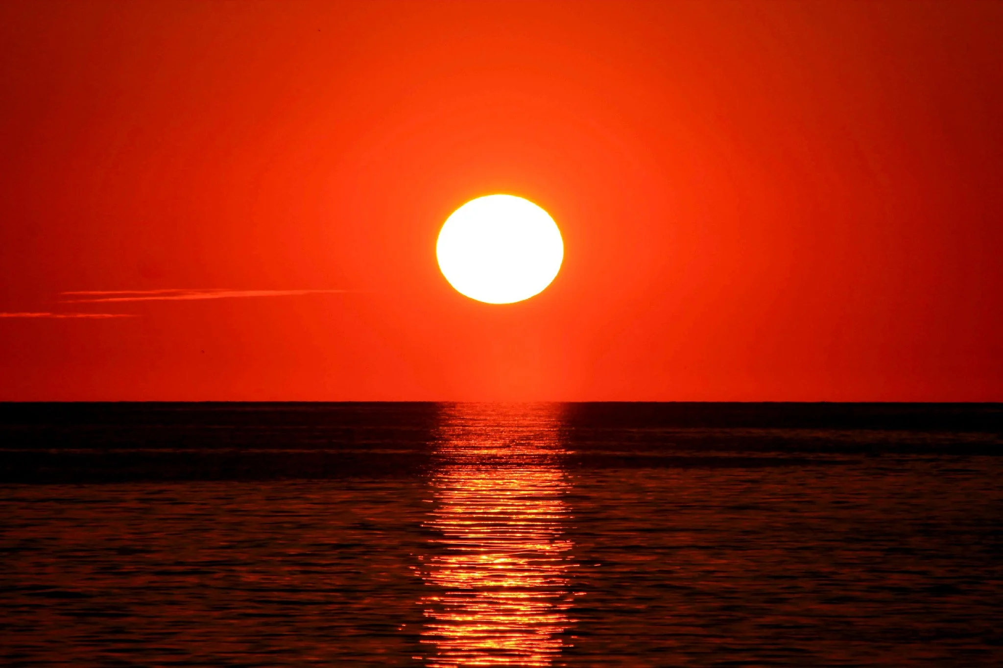 Auringonlasku aavaan mereen.jpg