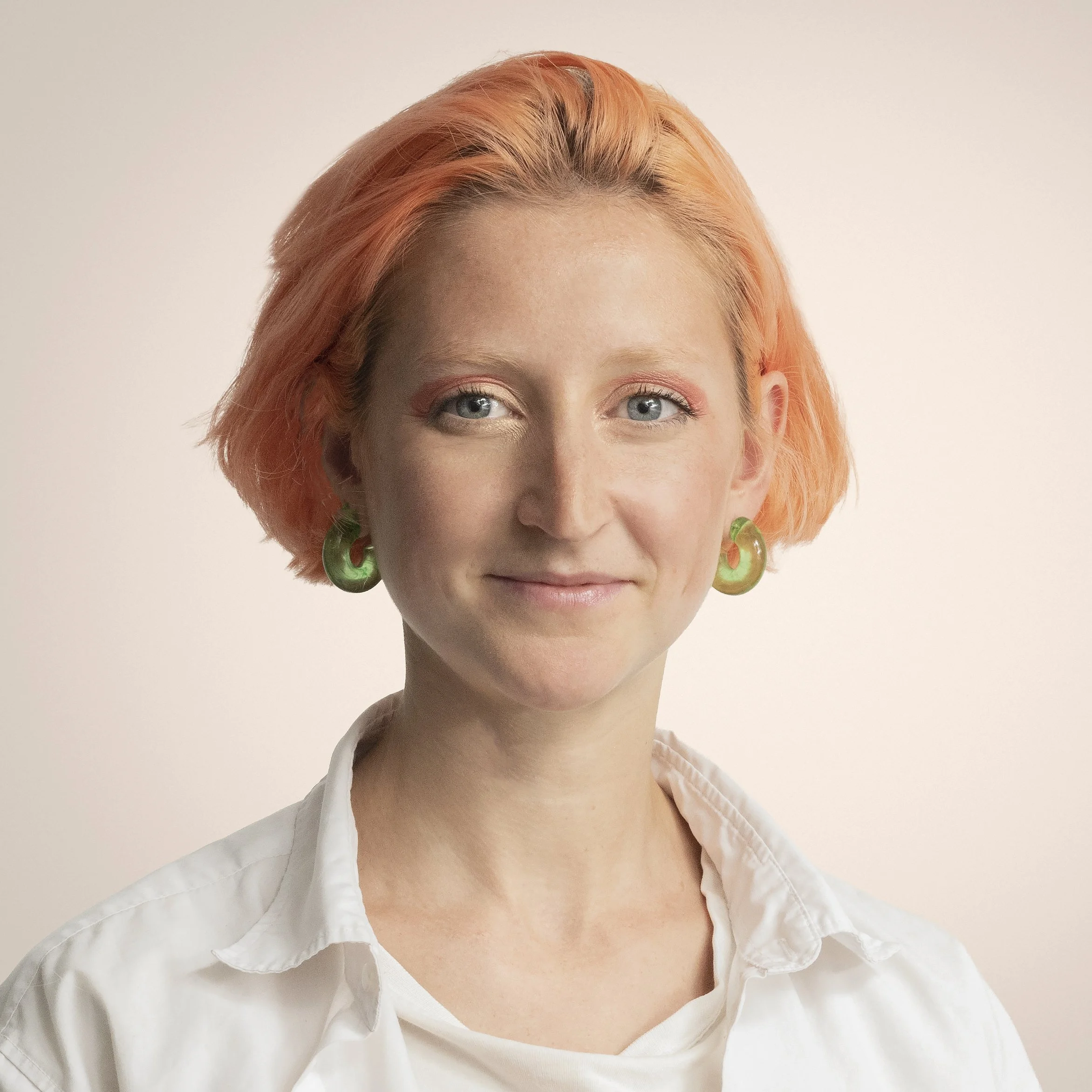 Headshot photography by Brighton based photographer Van Jones - professional heasdshots - Brighton, UK, actors, graduates, creatives, professionals, corporate