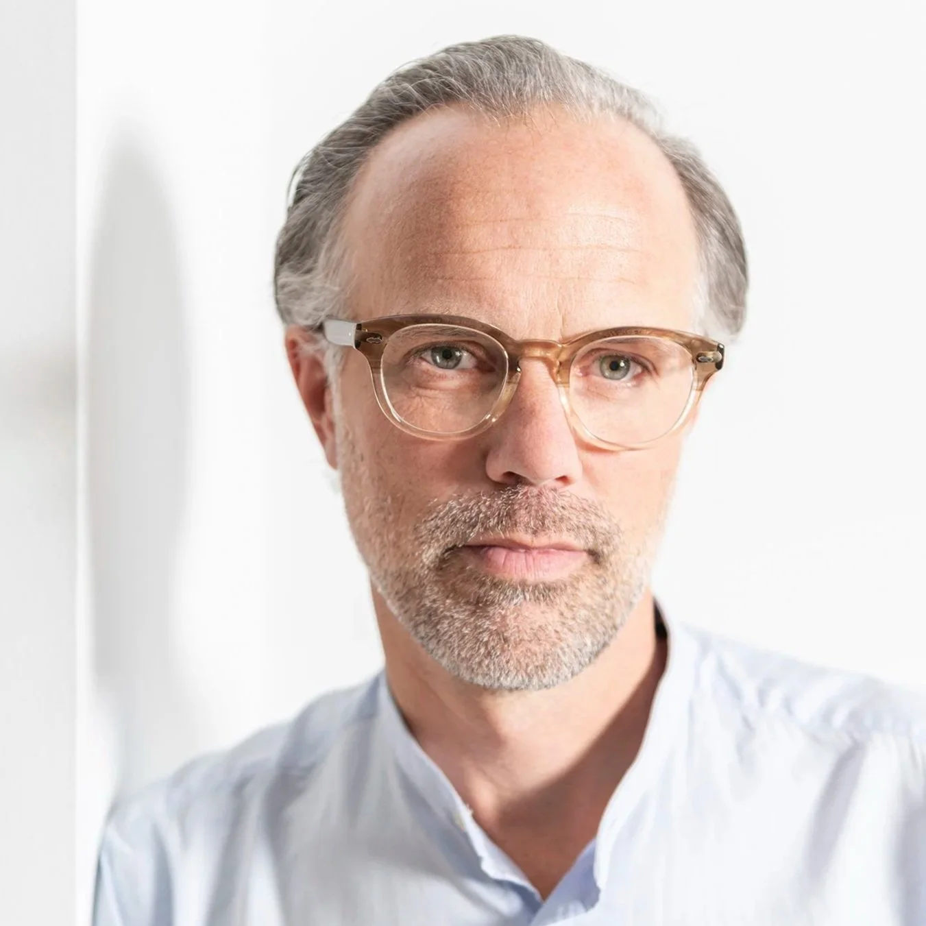 Headshot photography by Brighton based photographer Van Jones - professional heasdshots - Brighton, UK, actors, graduates, creatives, professionals, corporate