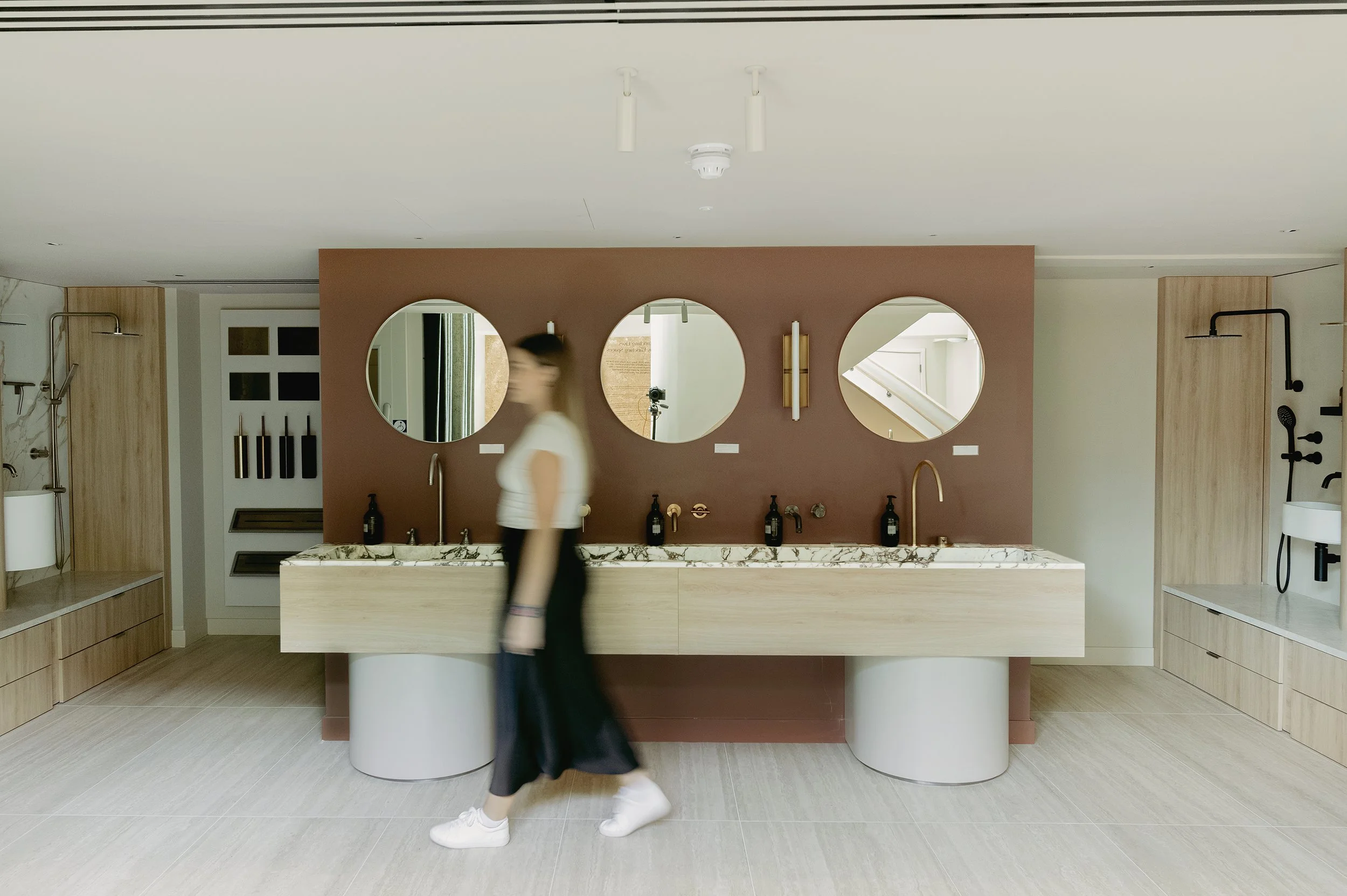 ABI Showroom-180-2 d.jpg