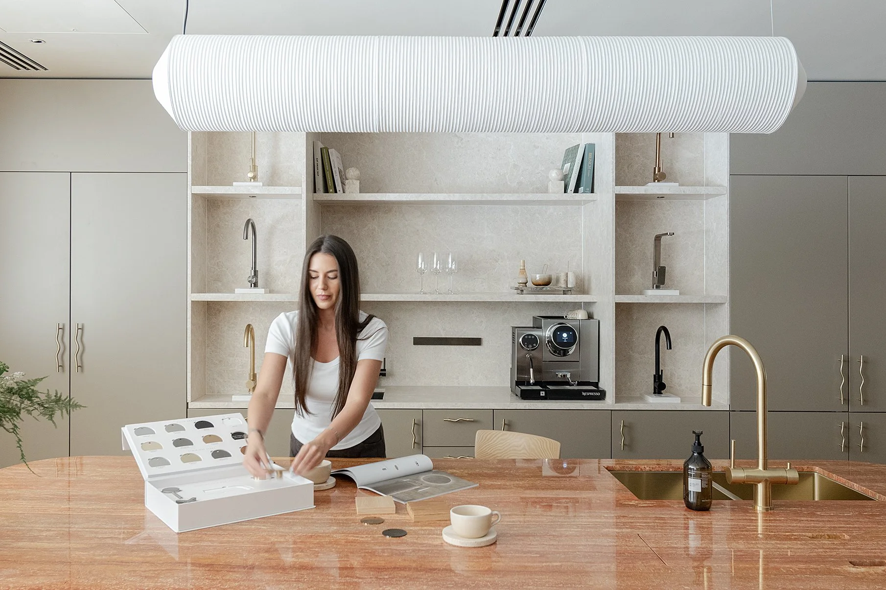 ABI Showroom-370 - fold2 - 5.jpg