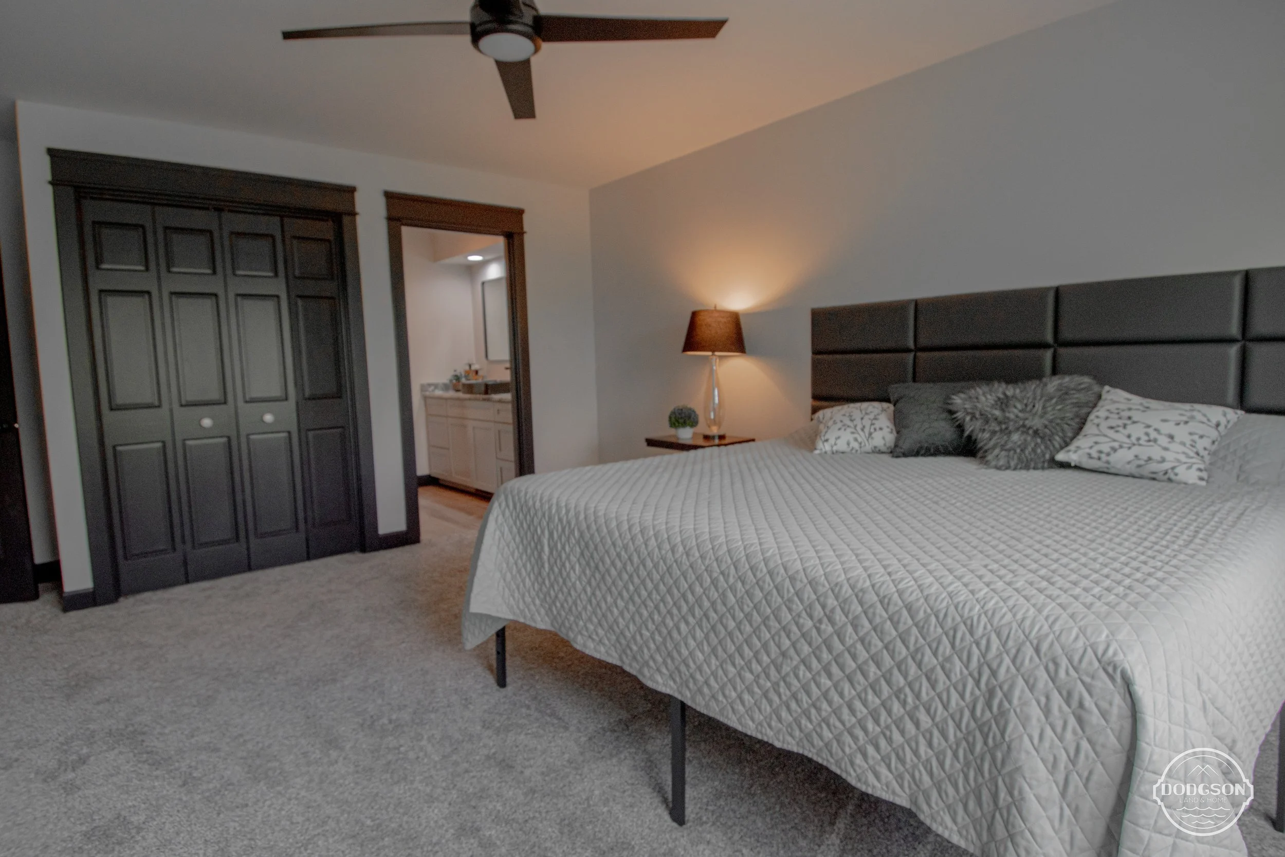 Snow Bedroom 2.jpg