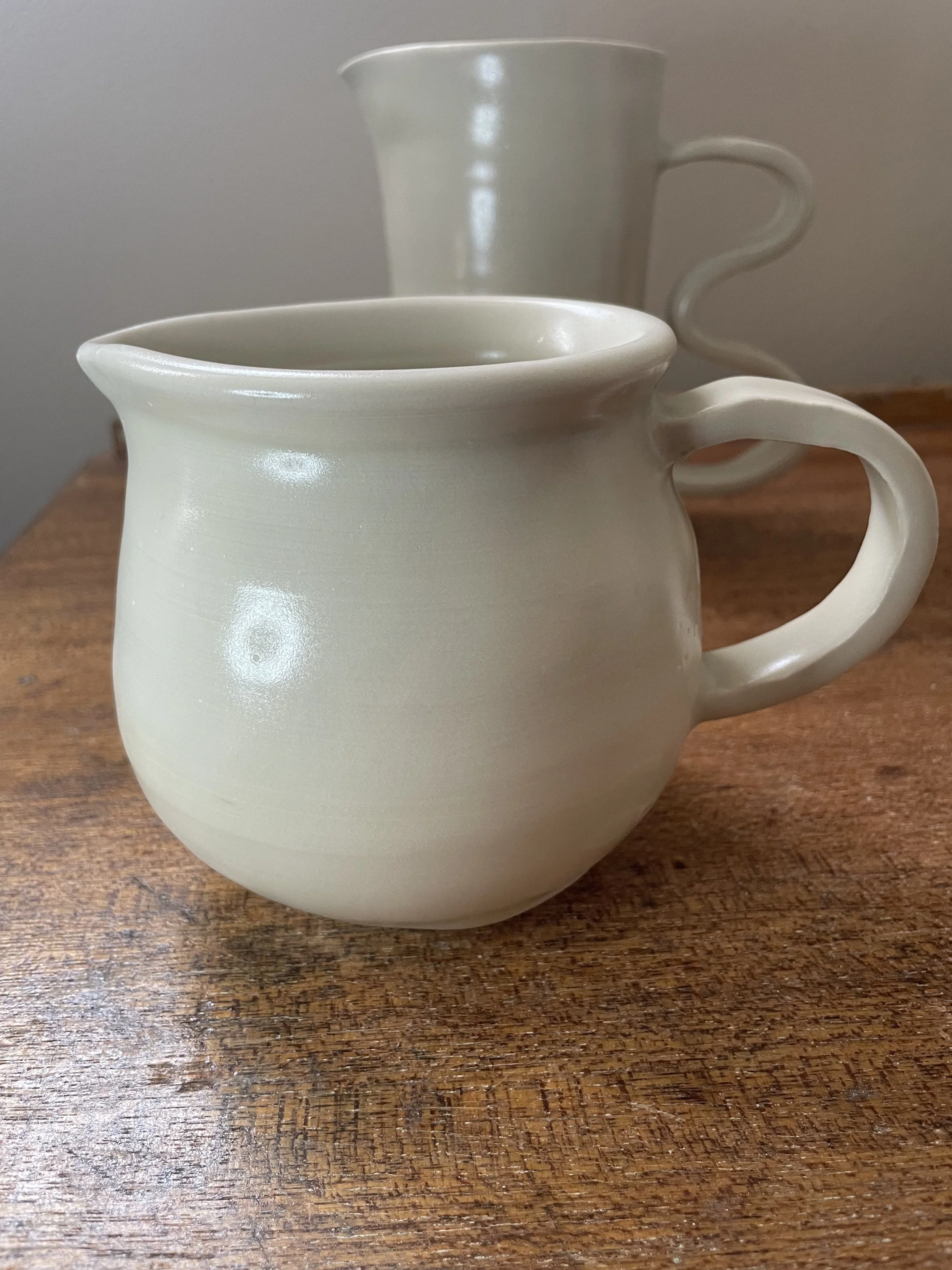 Creamy white Skald Jug