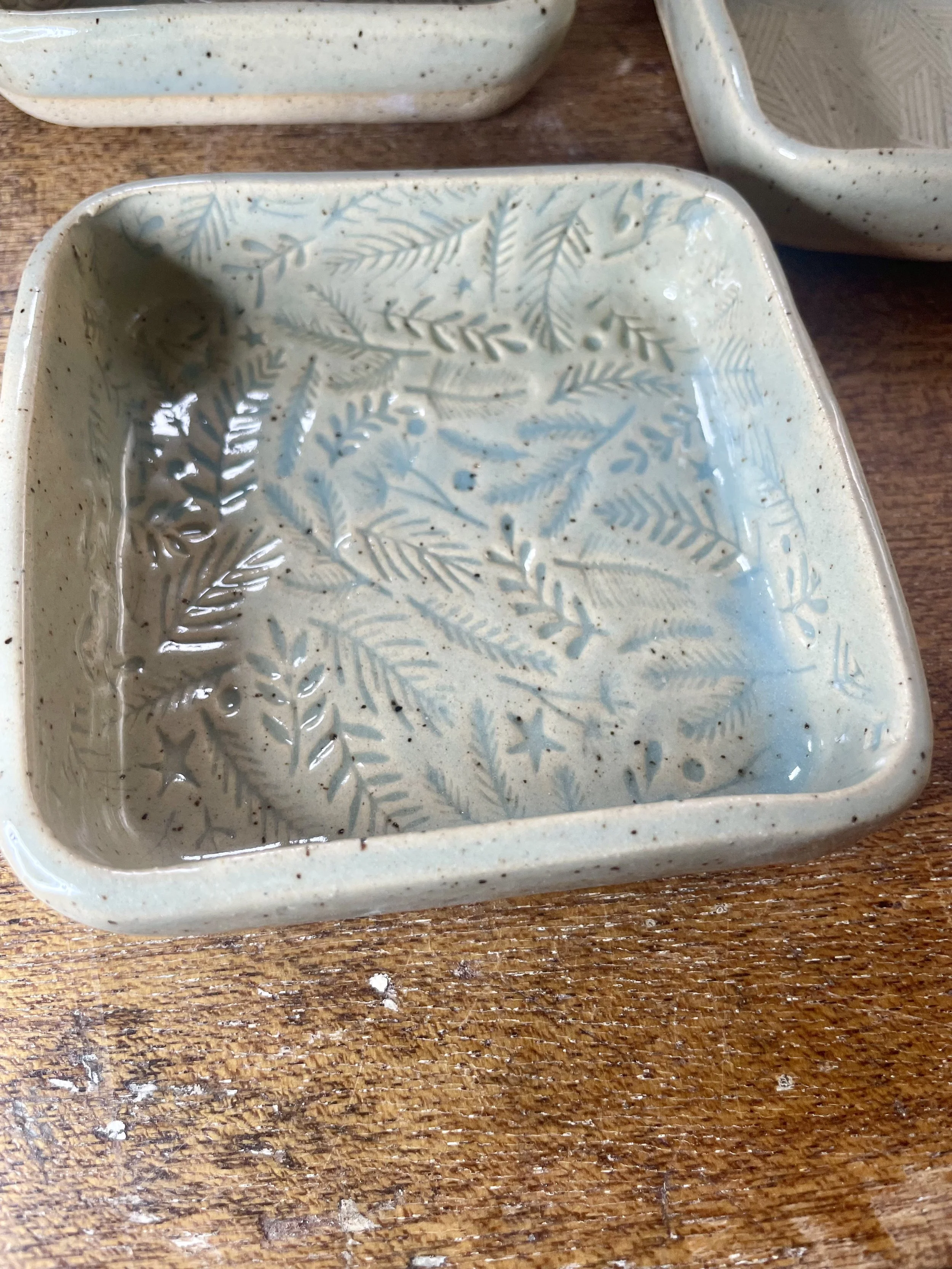 Clear blue foliage trinket dish