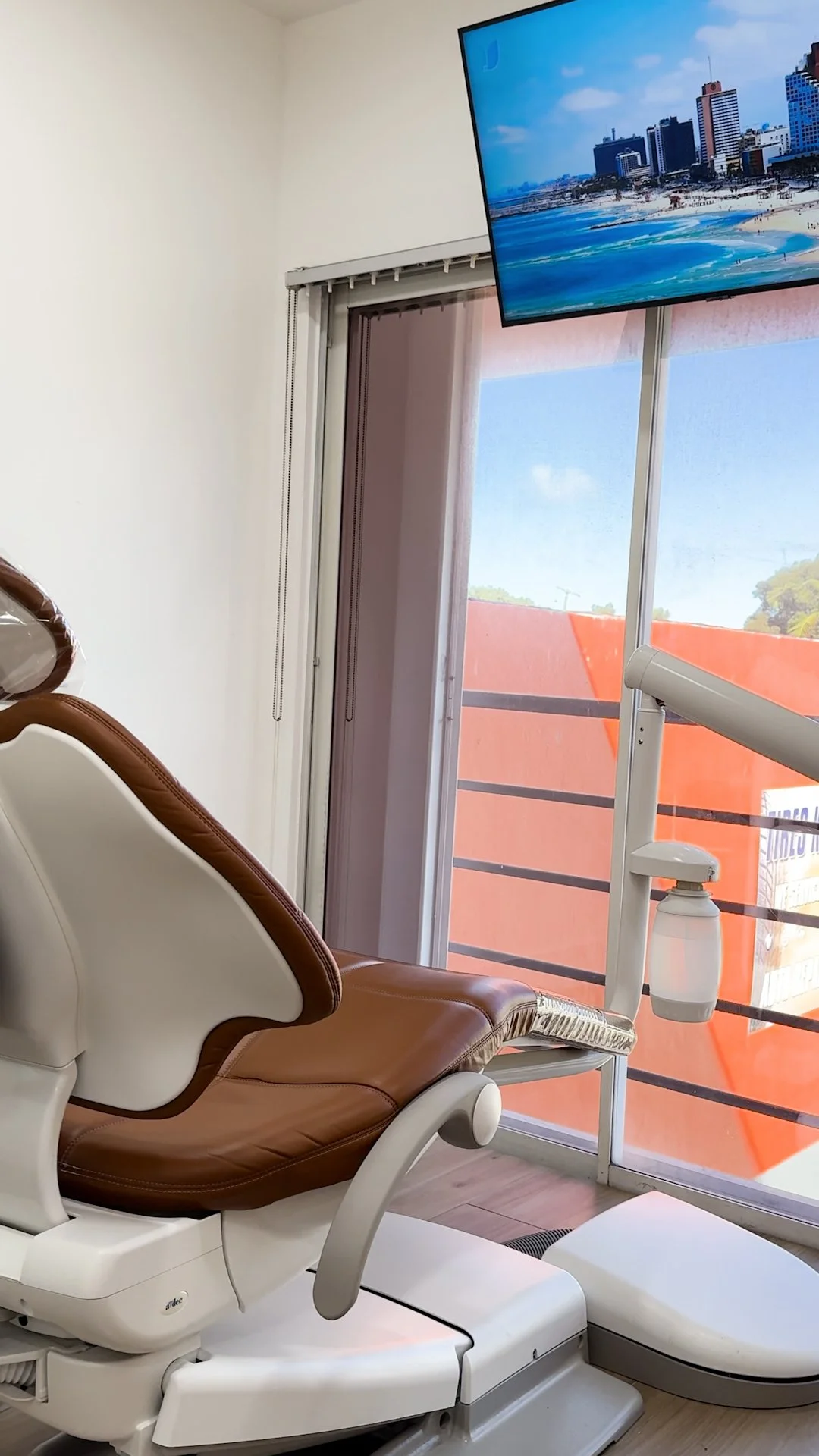 A Modern Dental Office Designed for Comfort in Coral Gables and Coconut Grove