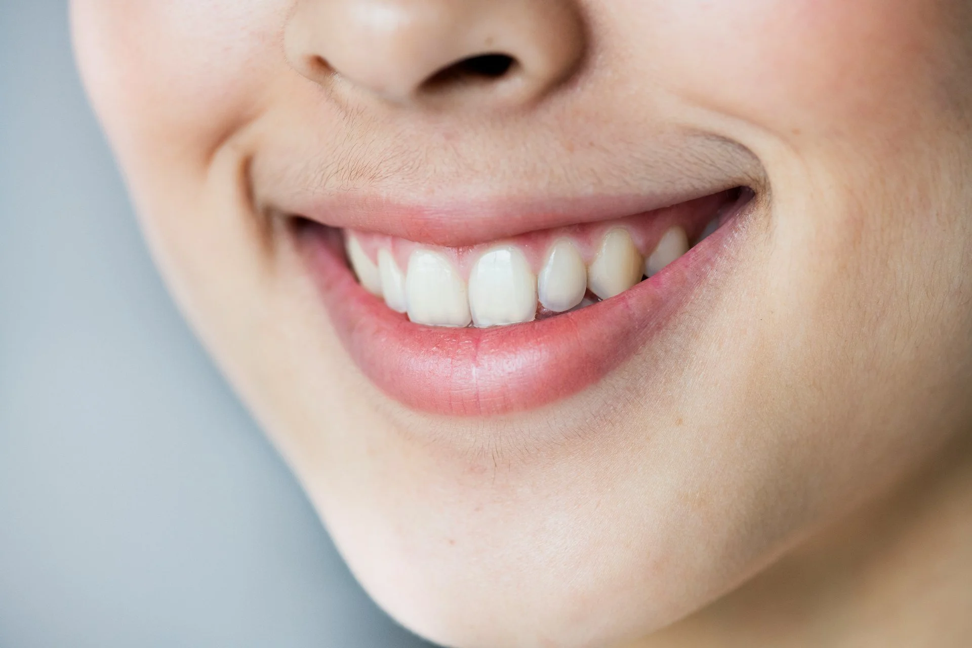 Signs Your Dental Crown in Miami Needs Same-Day Care