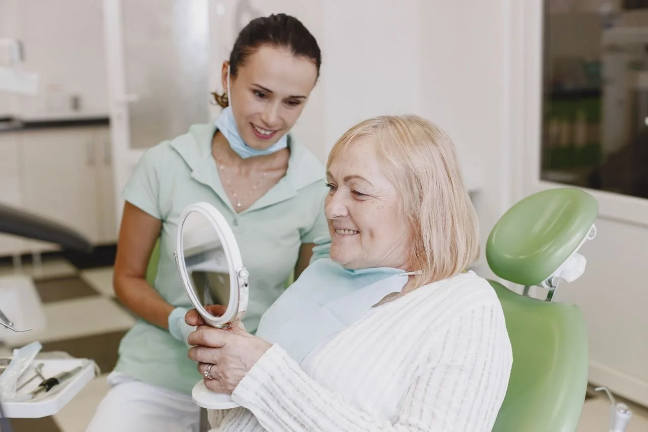 Choosing a Cosmetic Dentist in Miami for Natural-Looking Smiles